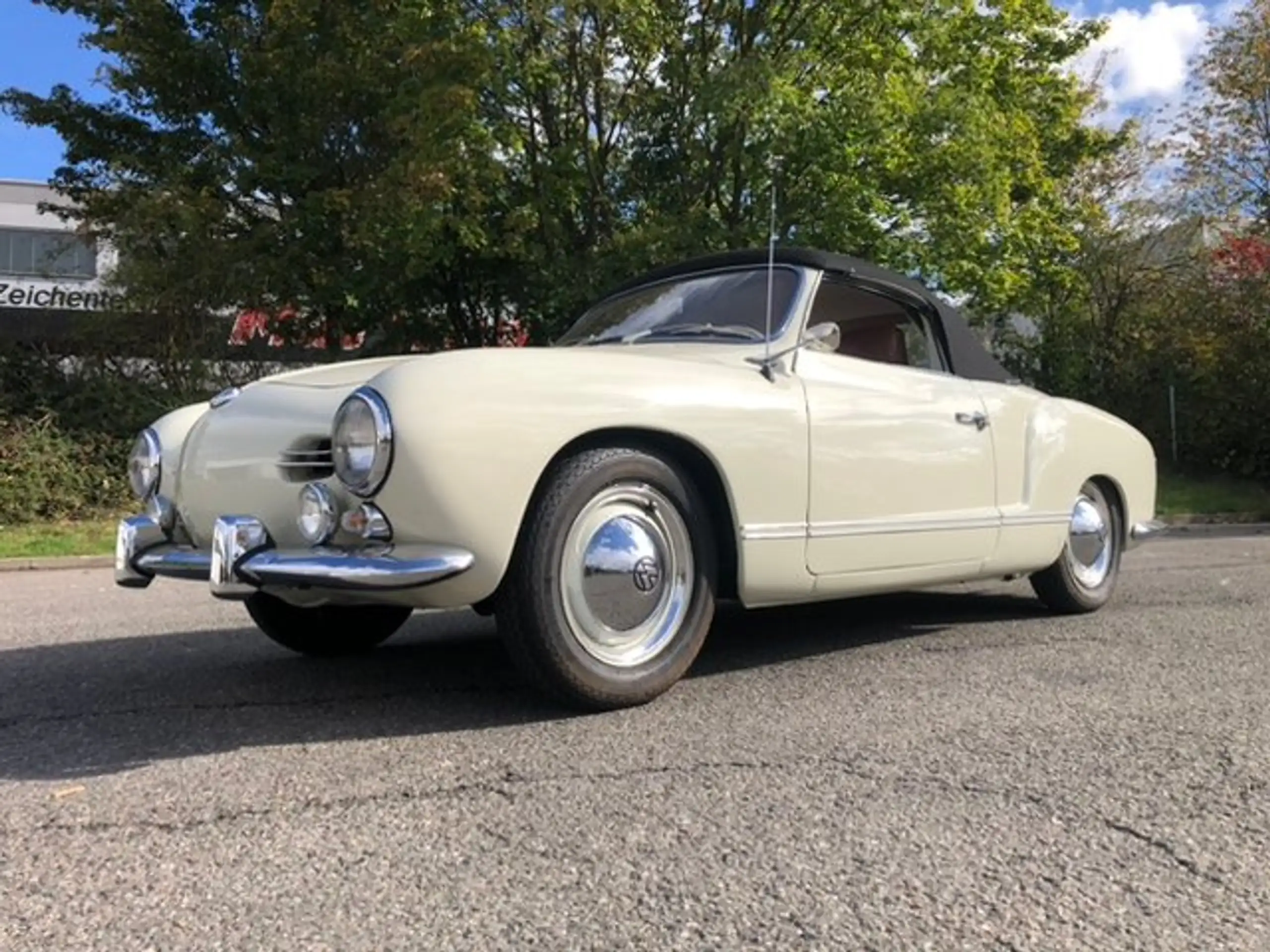 Volkswagen - Karmann Ghia