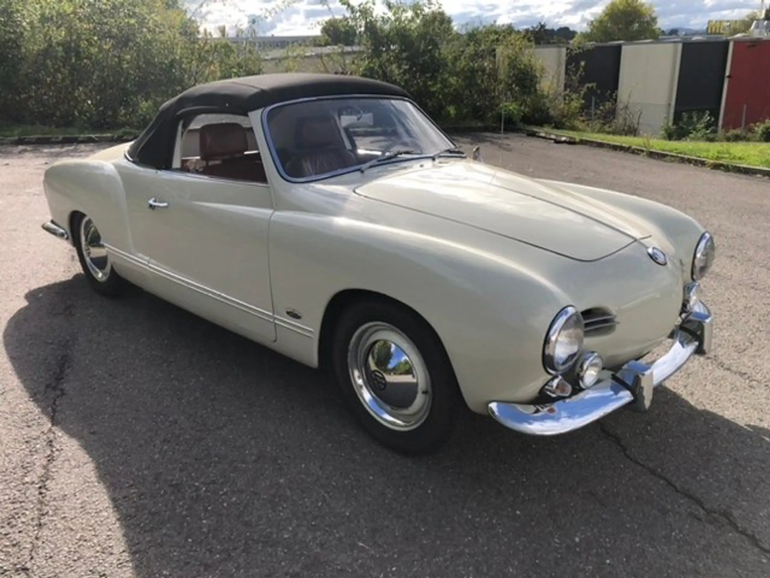 Volkswagen - Karmann Ghia