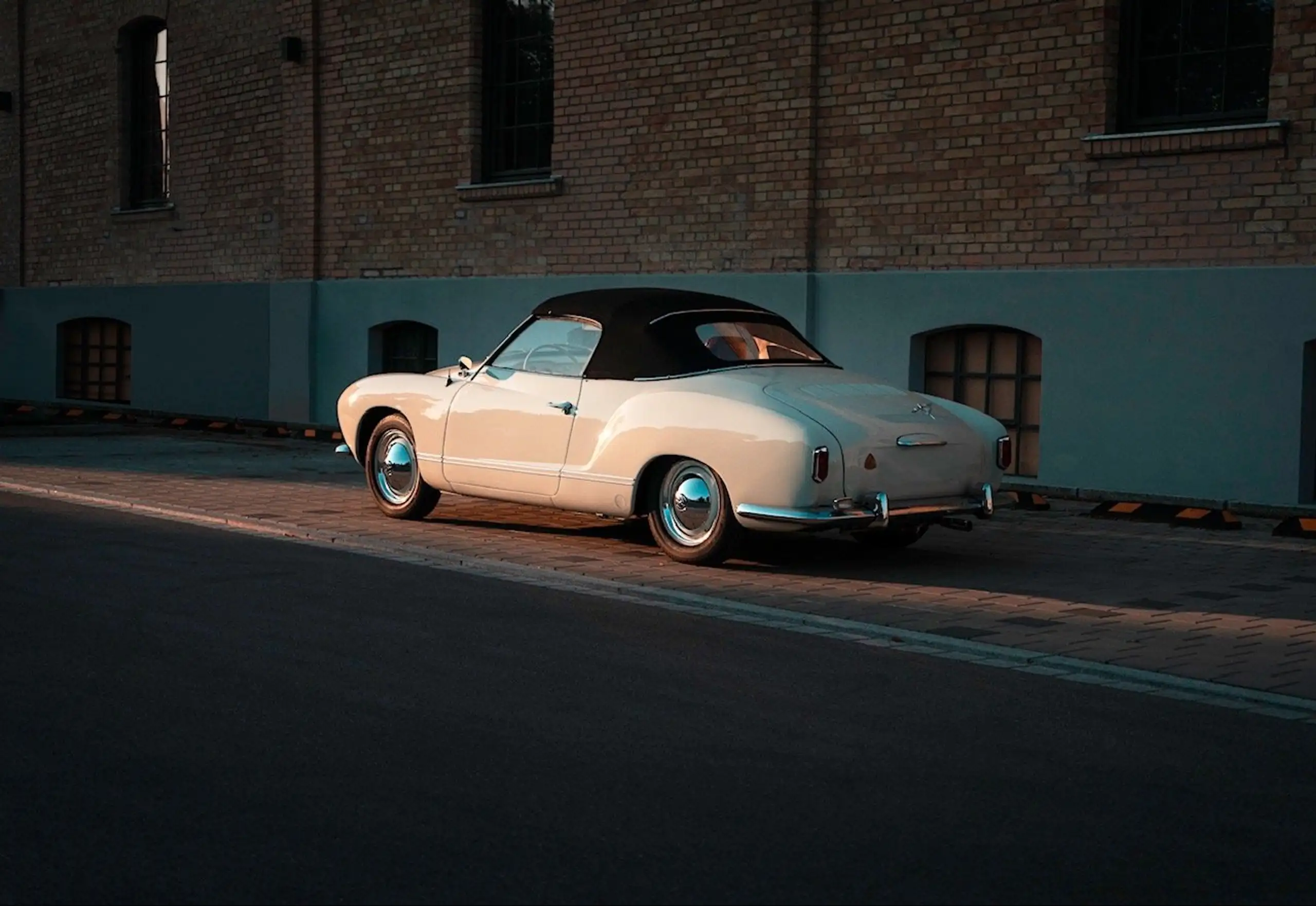 Volkswagen - Karmann Ghia