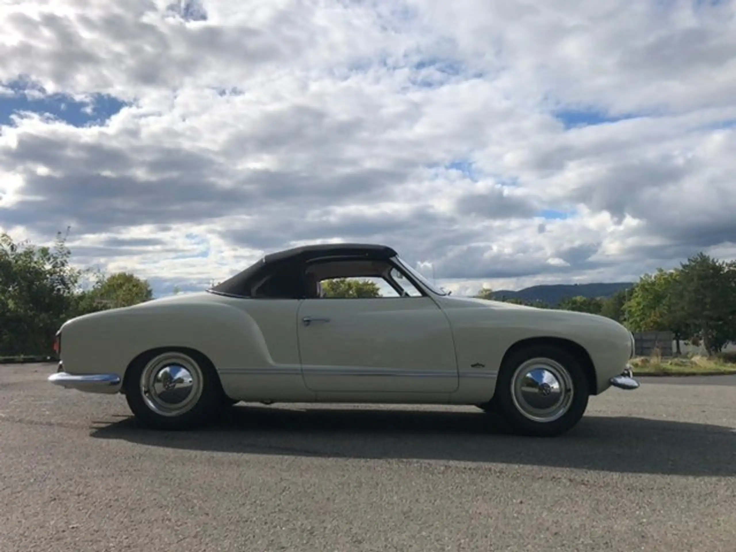 Volkswagen - Karmann Ghia