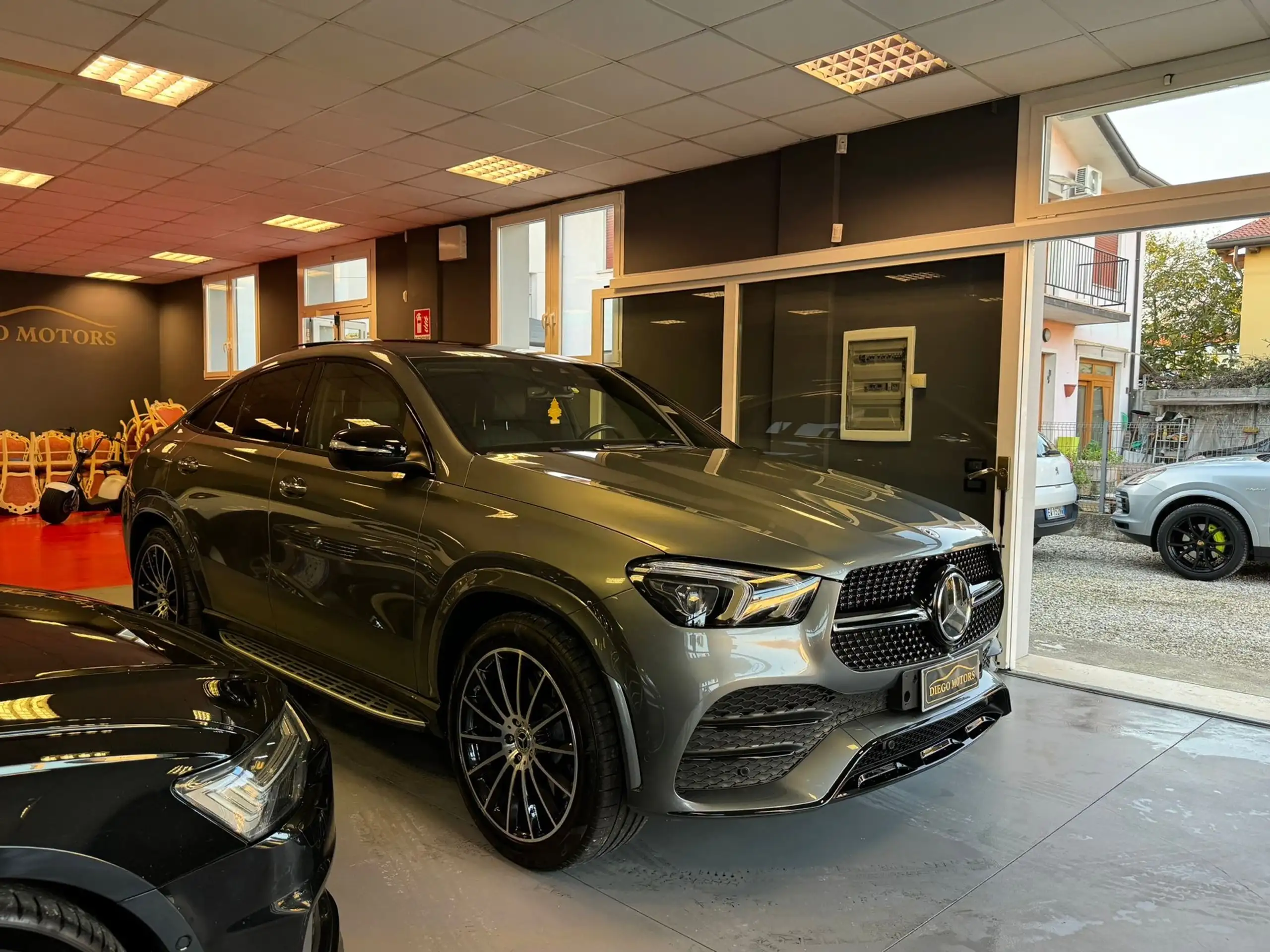 Mercedes-Benz - GLE 350