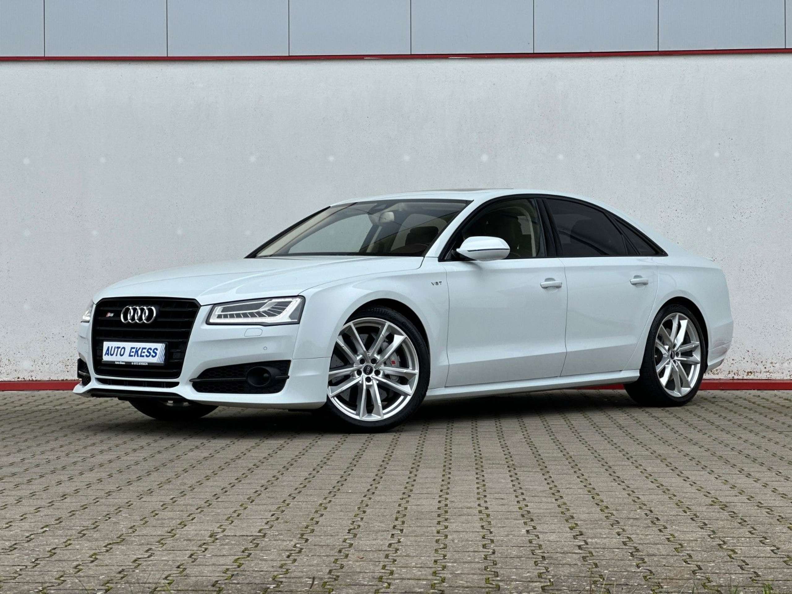 Audi - S8