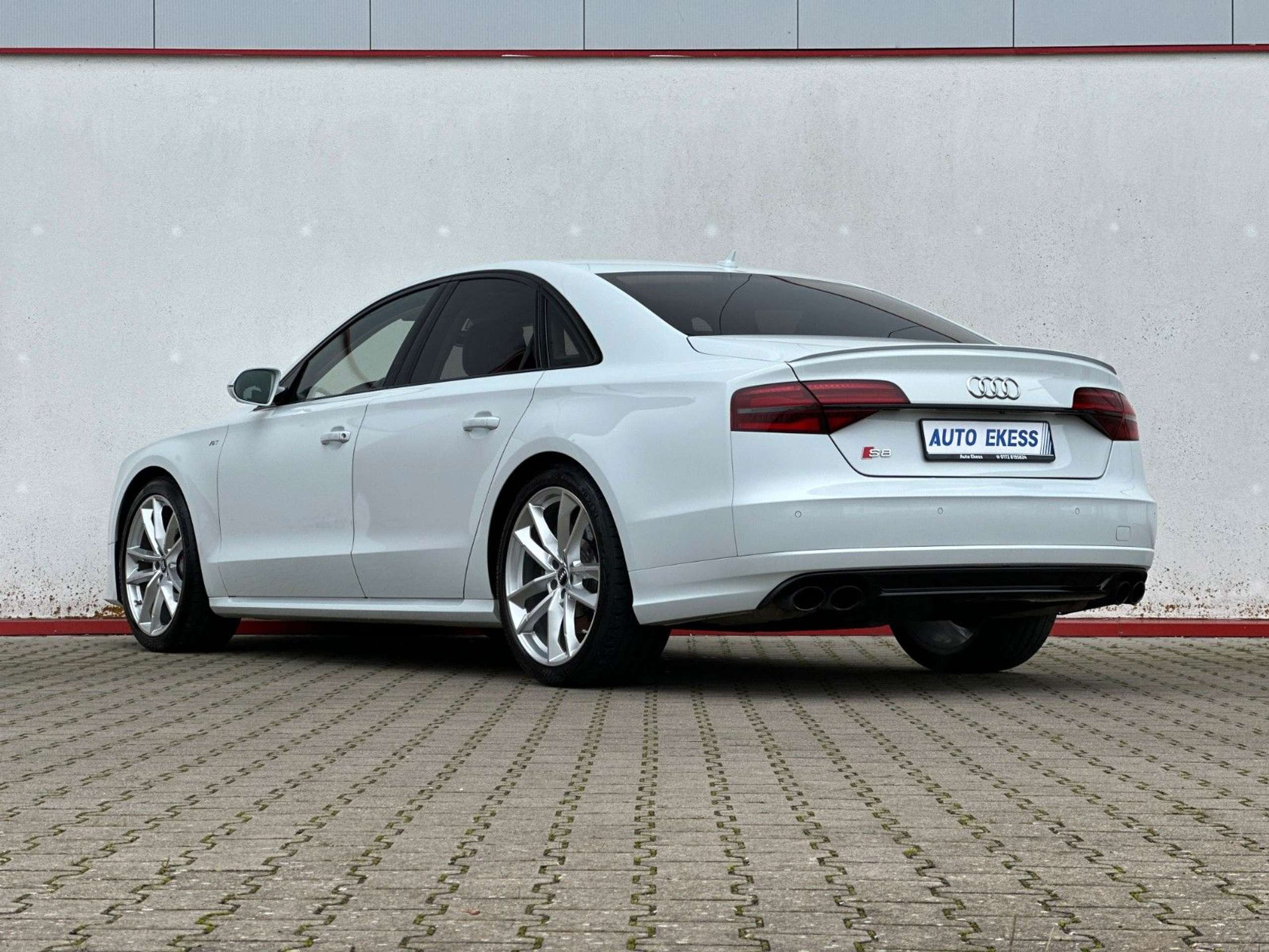 Audi - S8