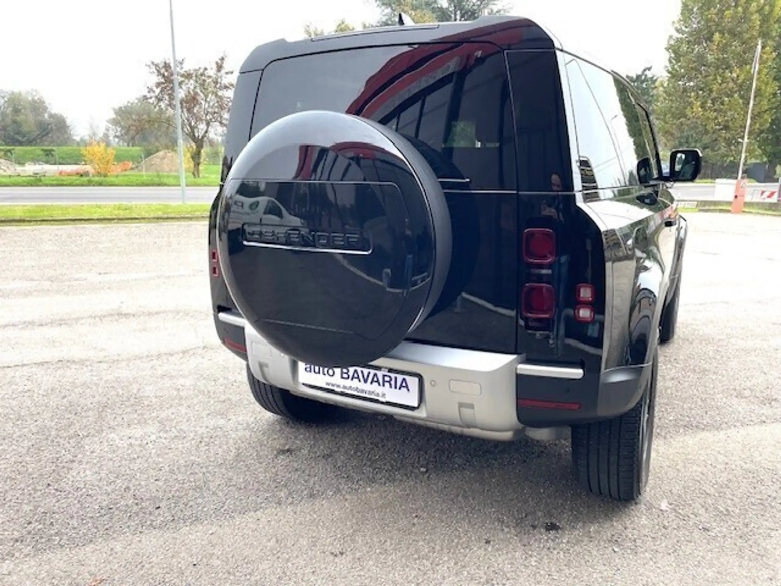 Land Rover - Defender