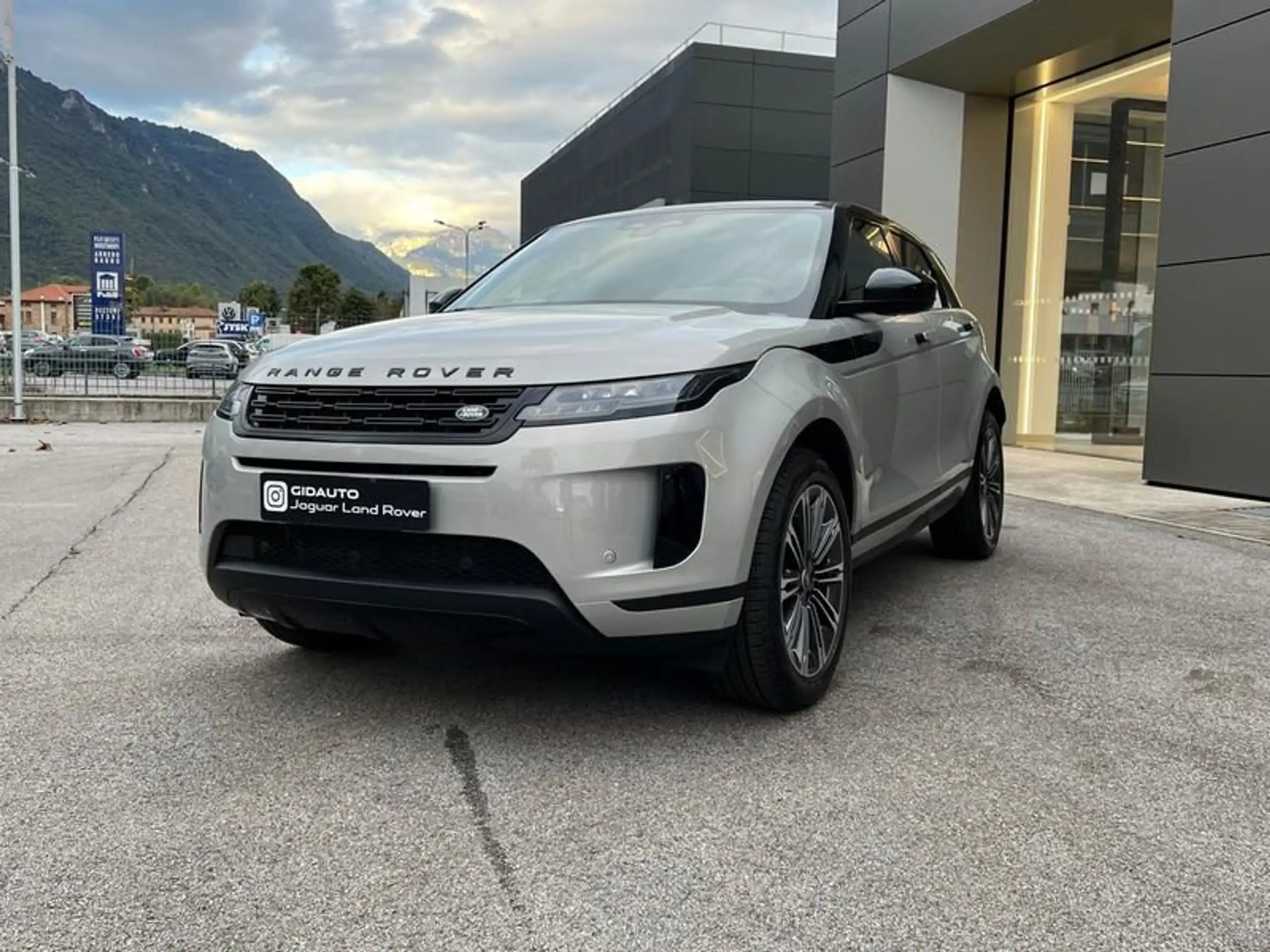 Land Rover - Range Rover Evoque