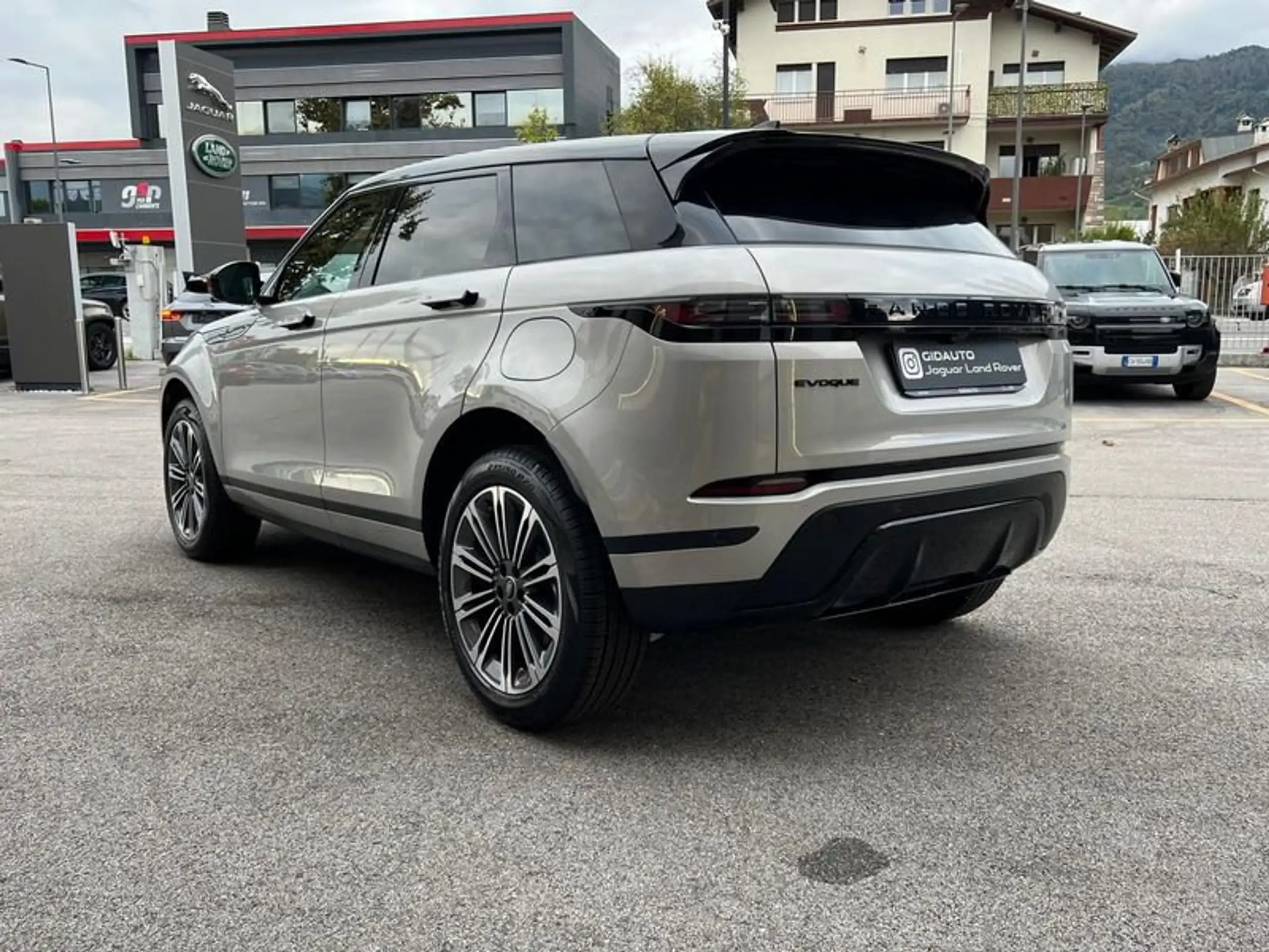 Land Rover - Range Rover Evoque