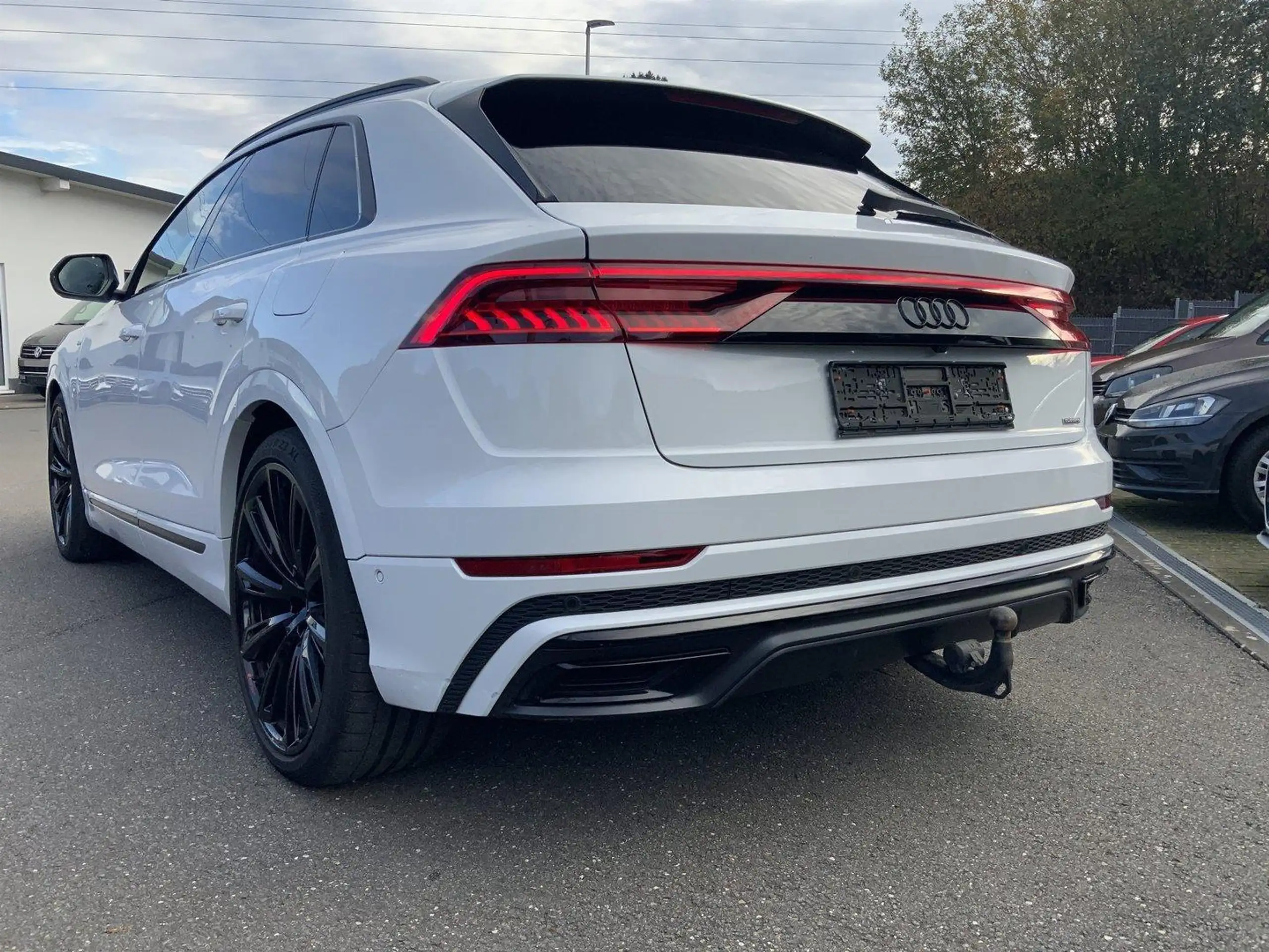 Audi - Q8