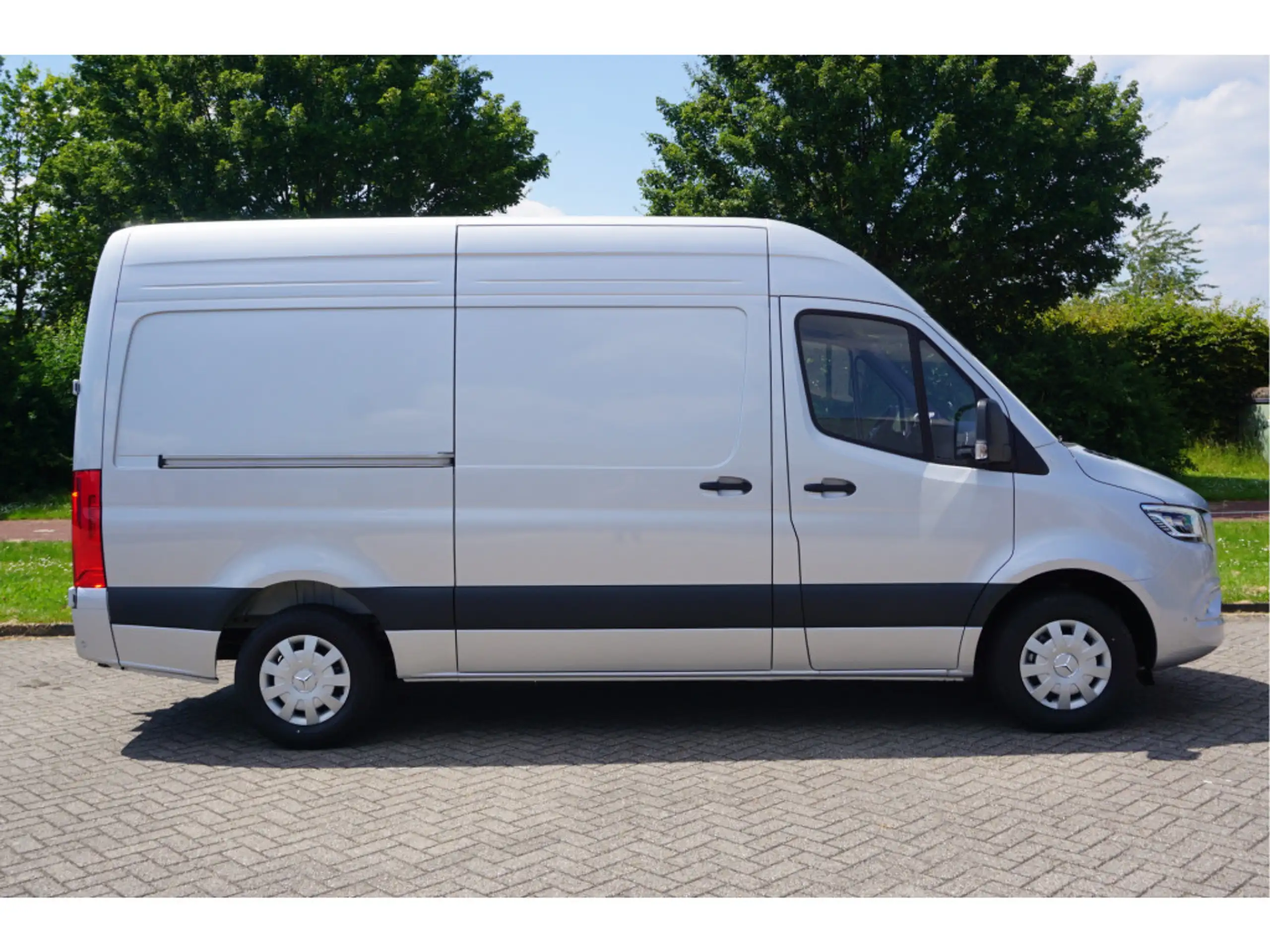 Mercedes-Benz - Sprinter