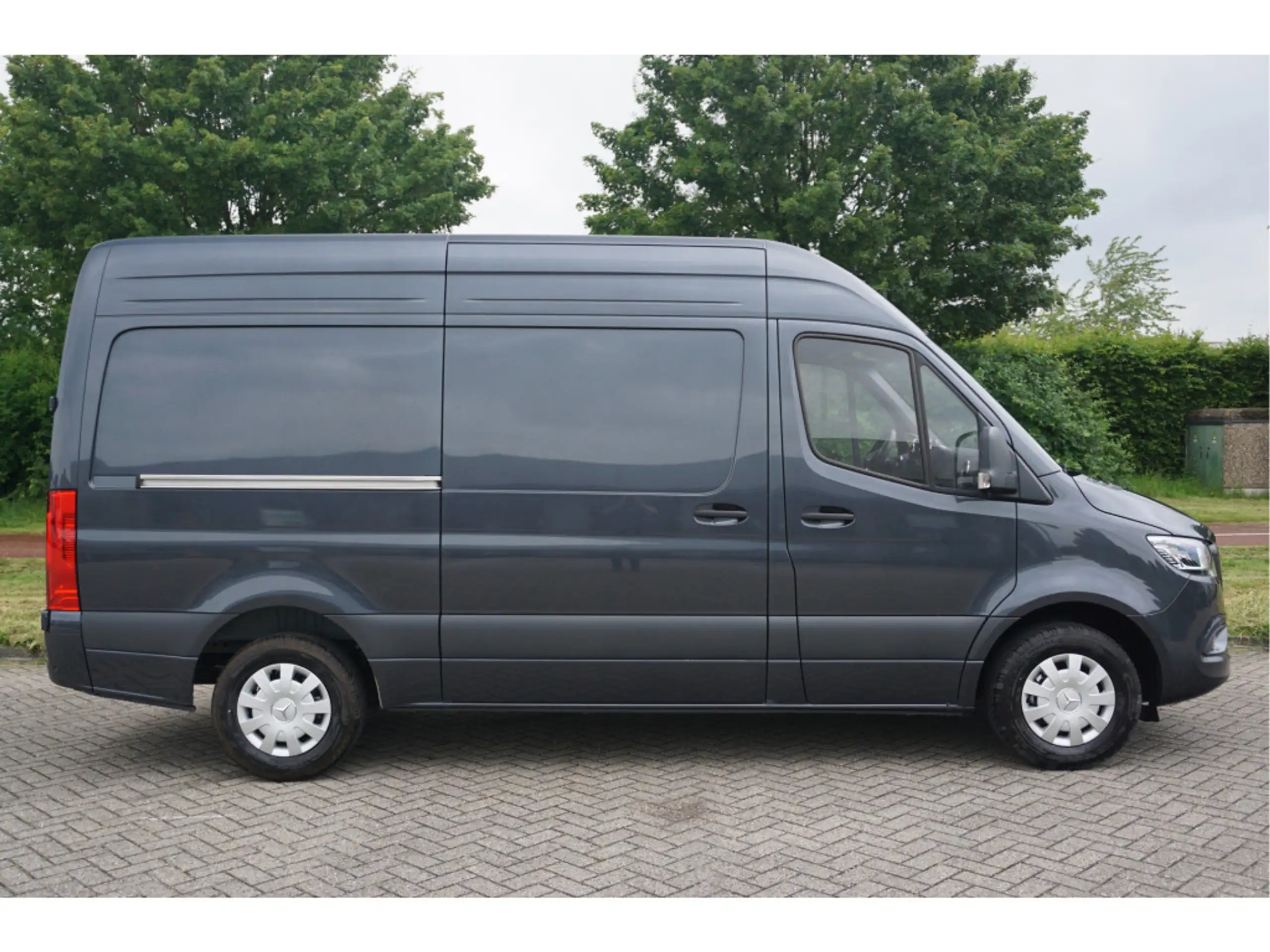 Mercedes-Benz - Sprinter