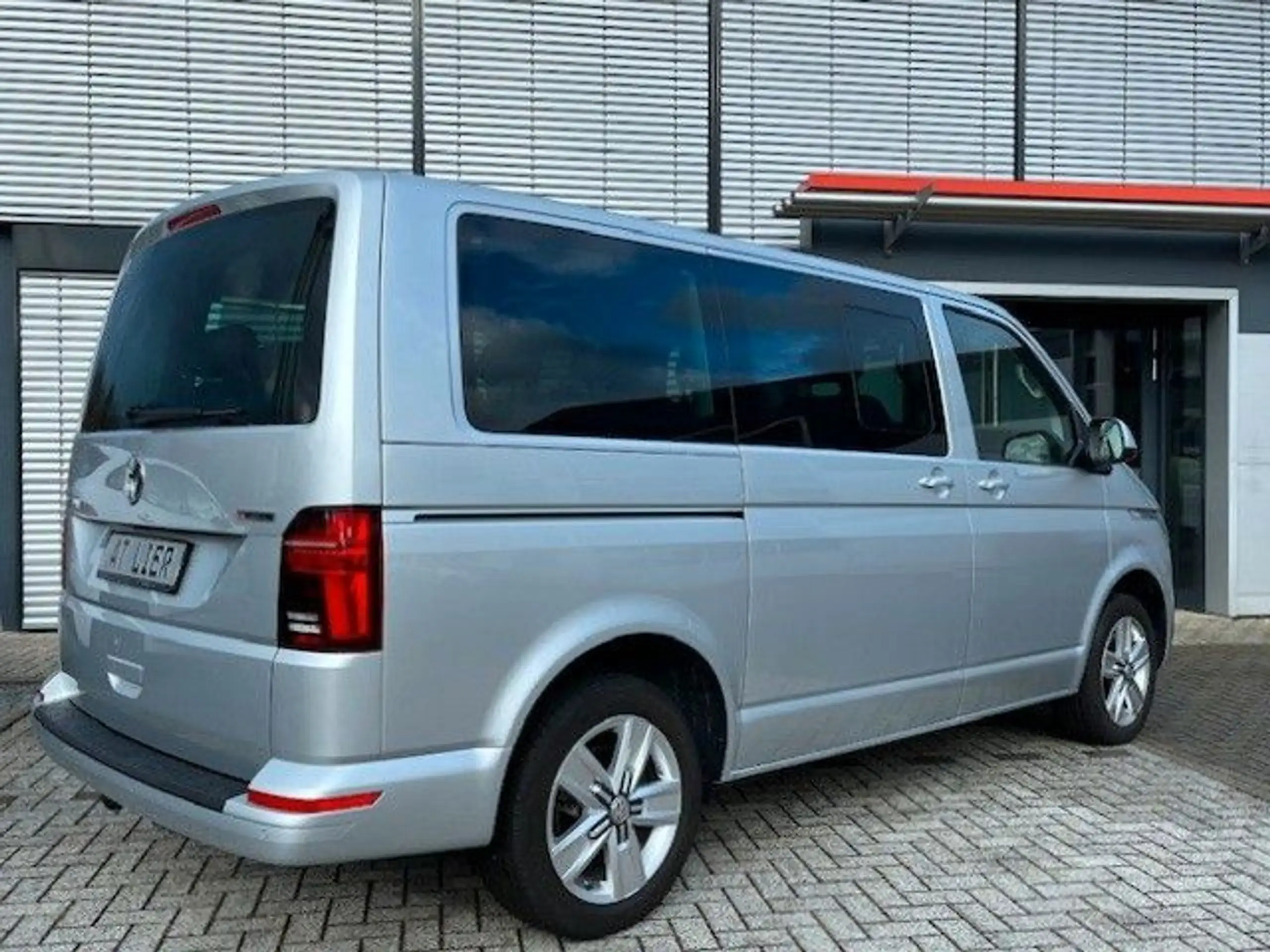 Volkswagen - T6 Multivan