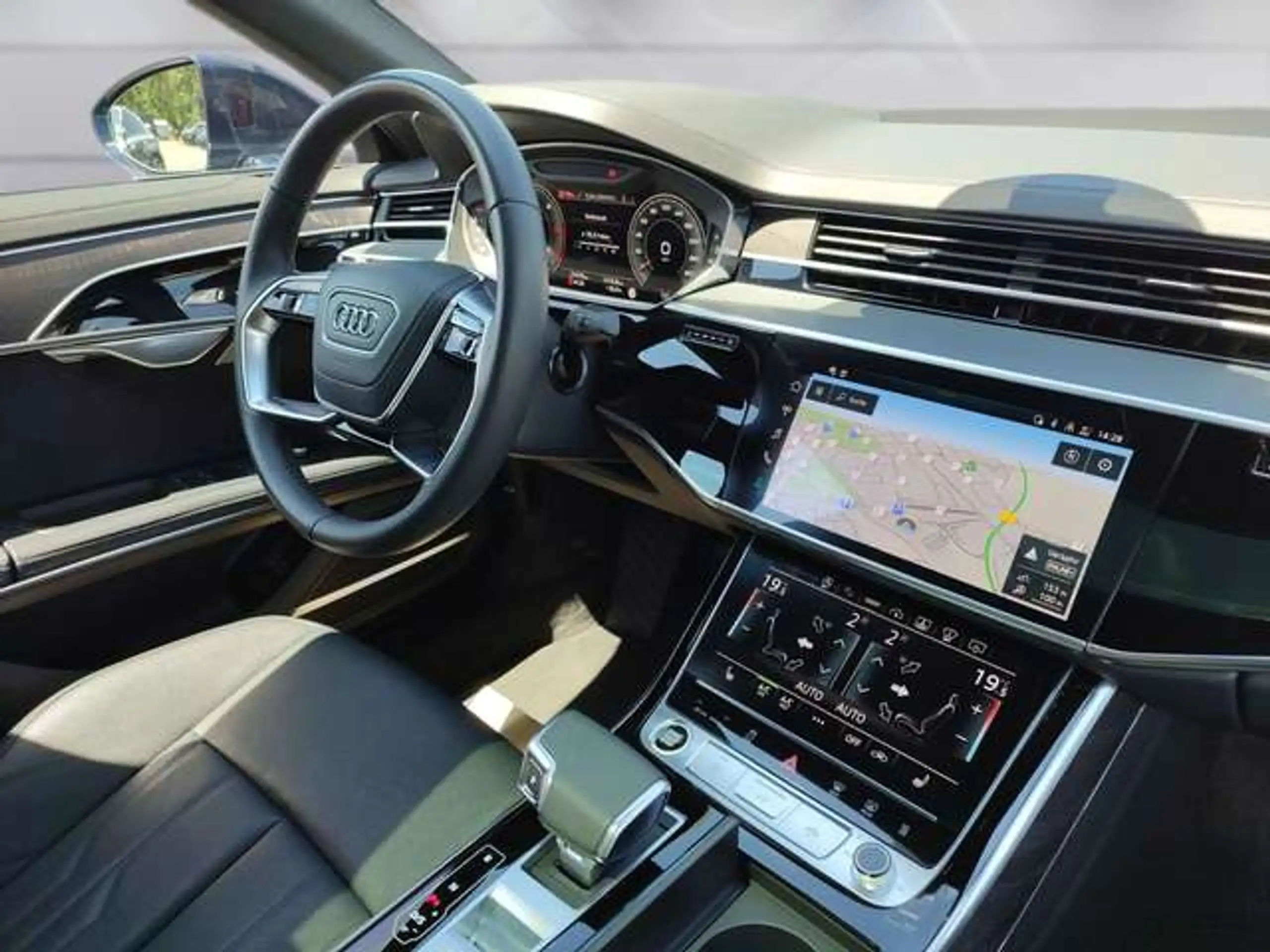 Audi - A8