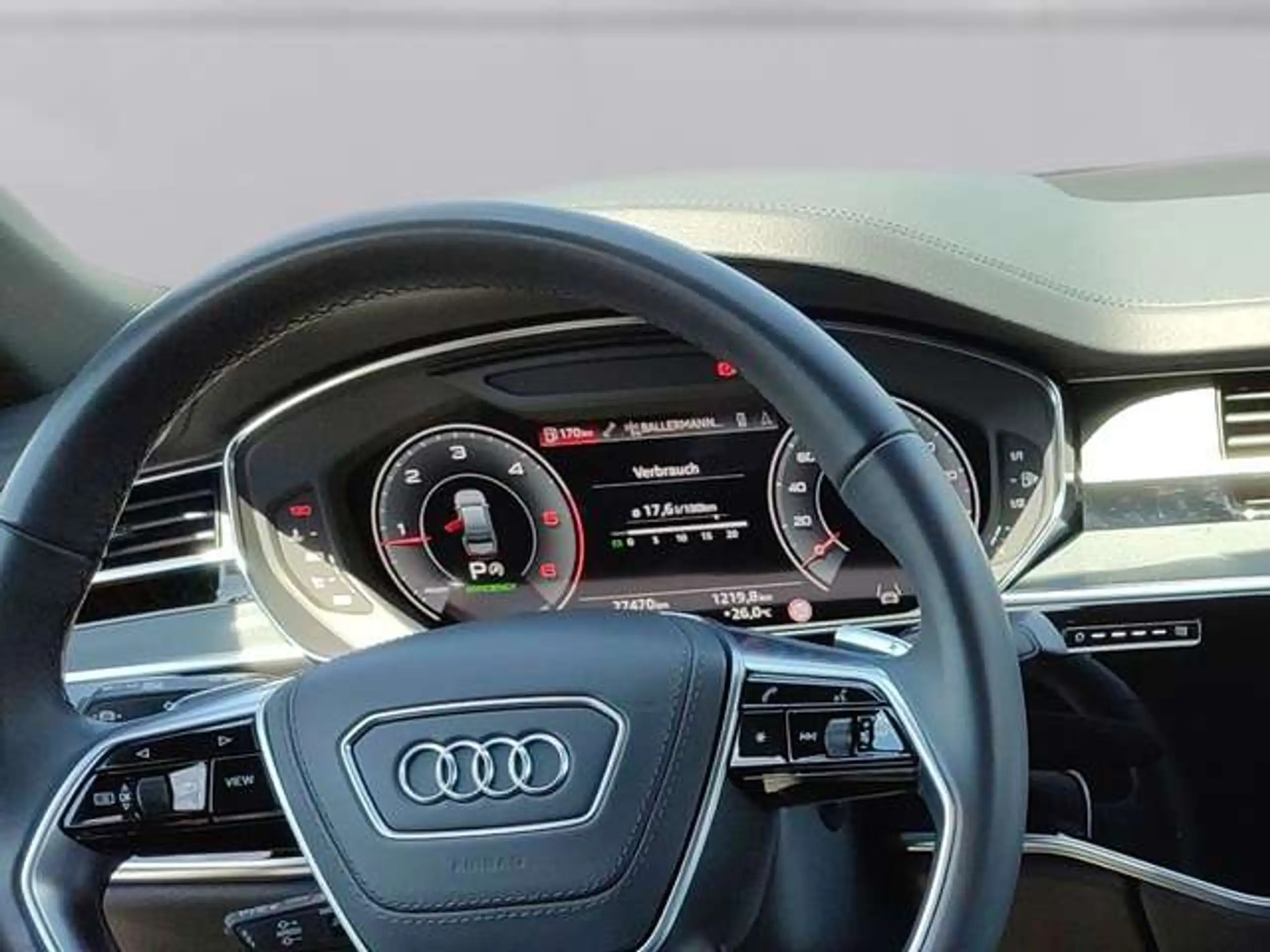 Audi - A8