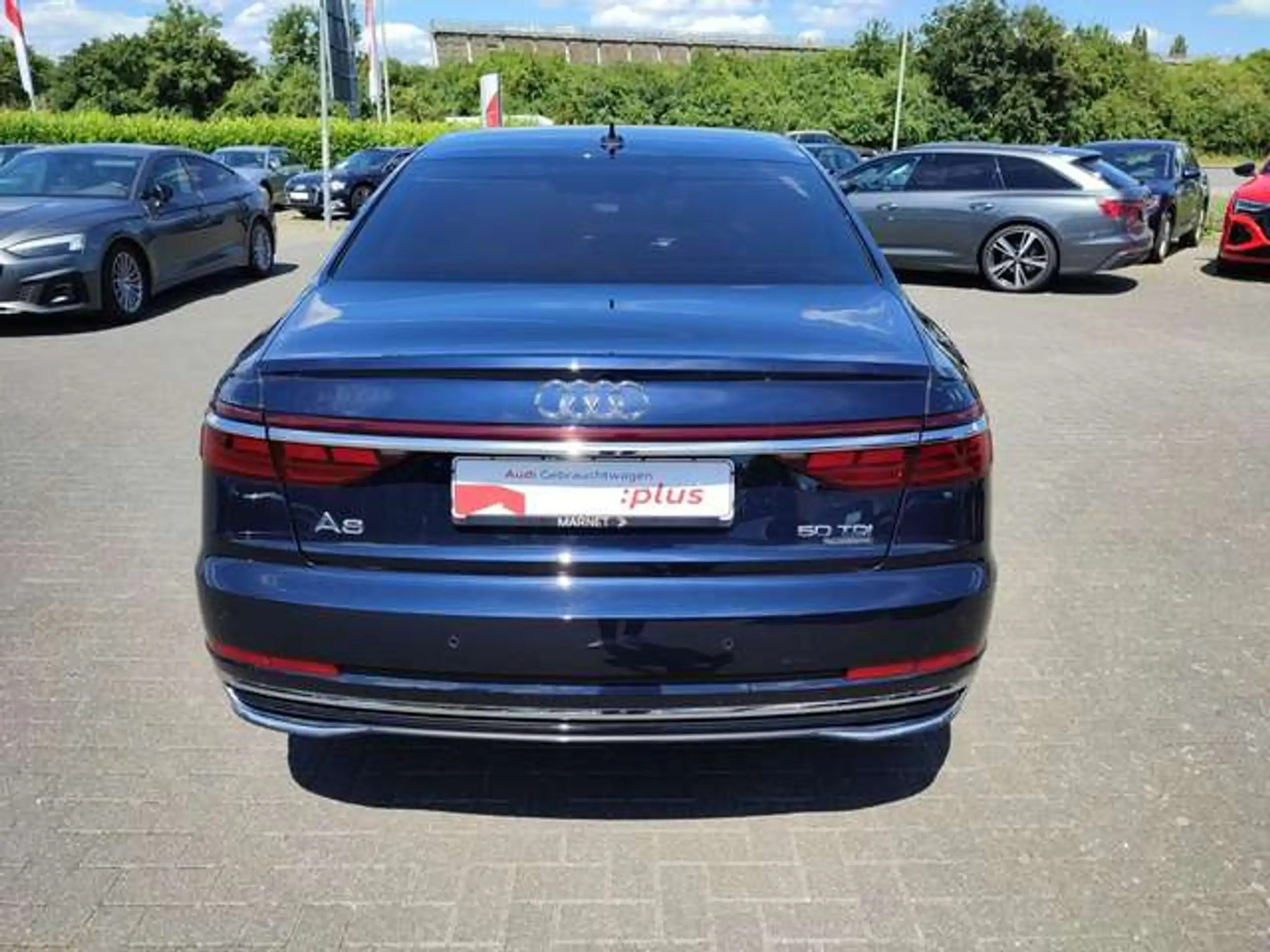 Audi - A8