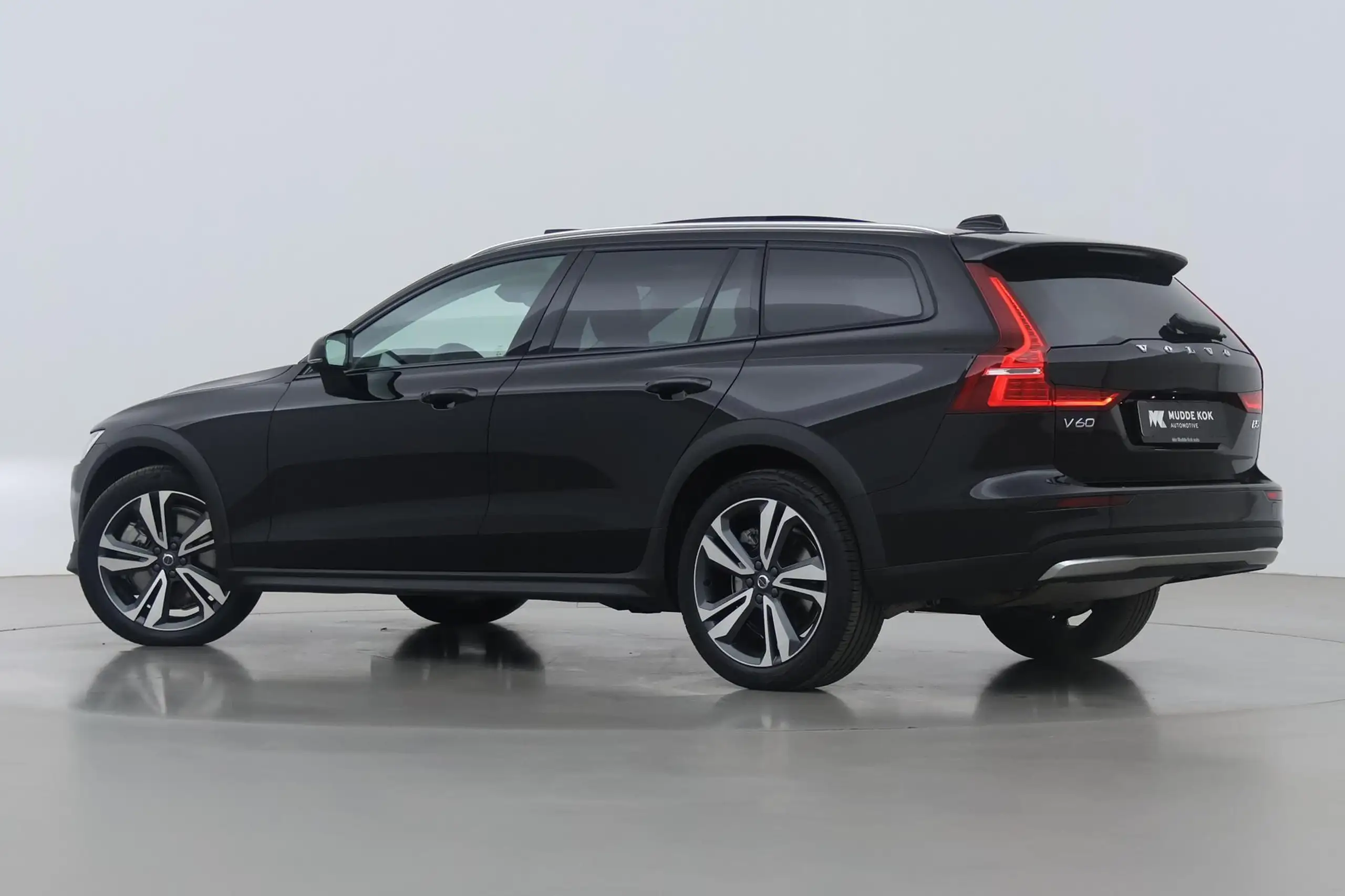 Volvo - V60 Cross Country