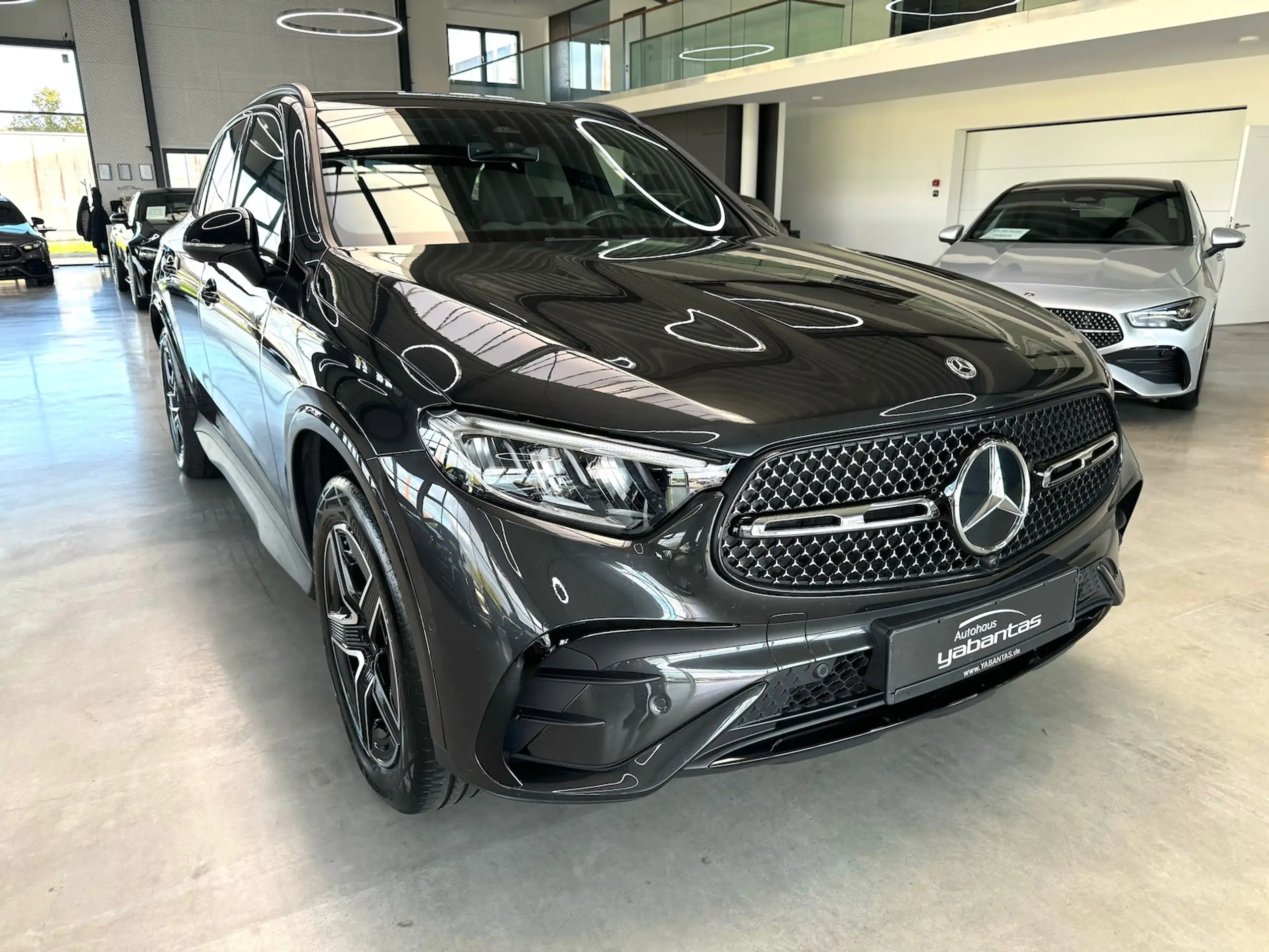 Mercedes-Benz - GLC 300