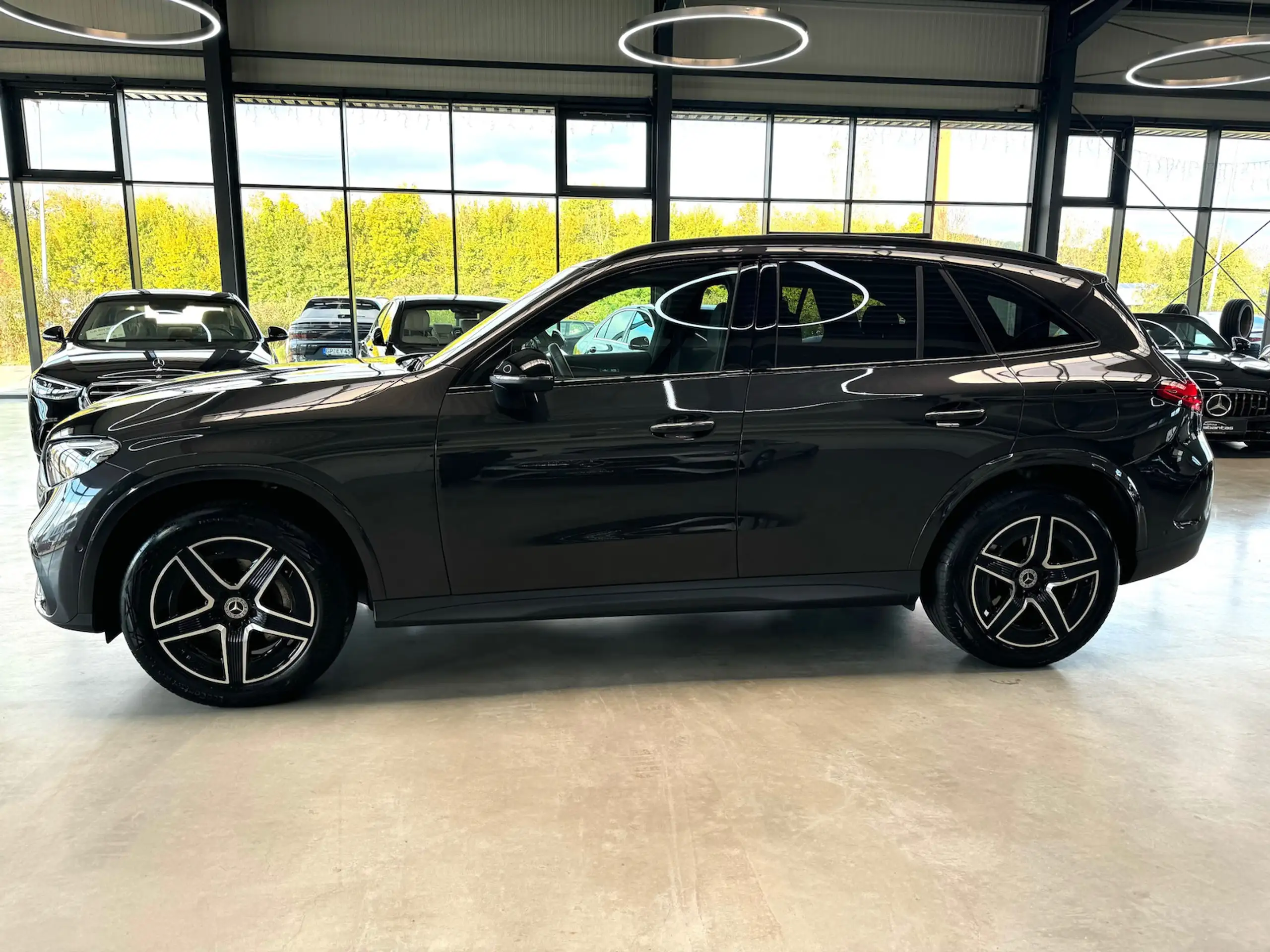 Mercedes-Benz - GLC 300