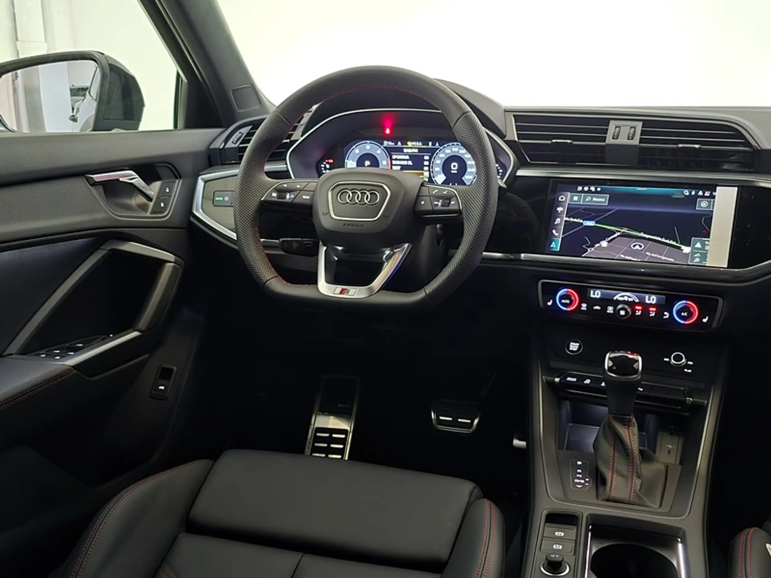 Audi - Q3