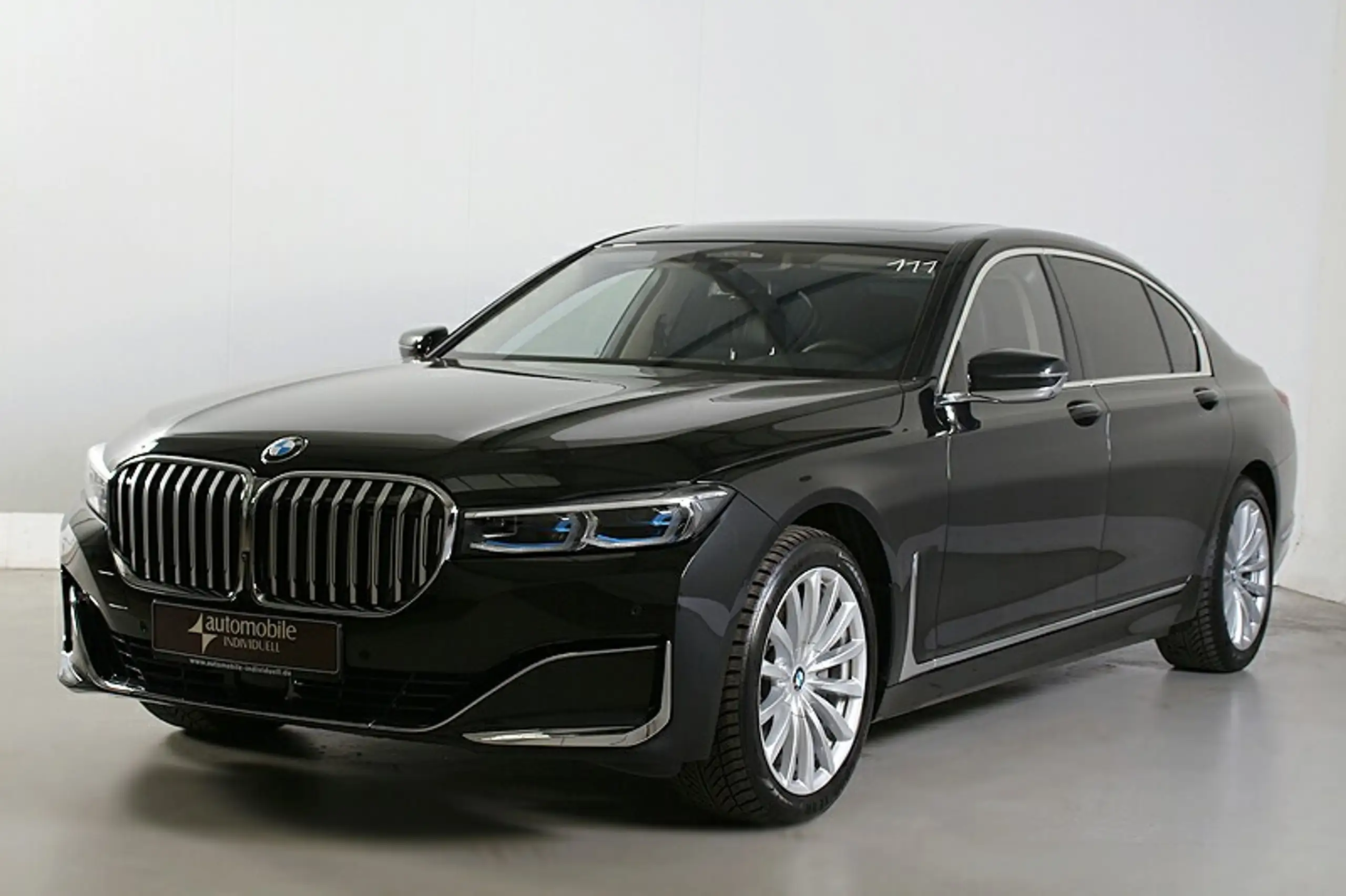 BMW - 750