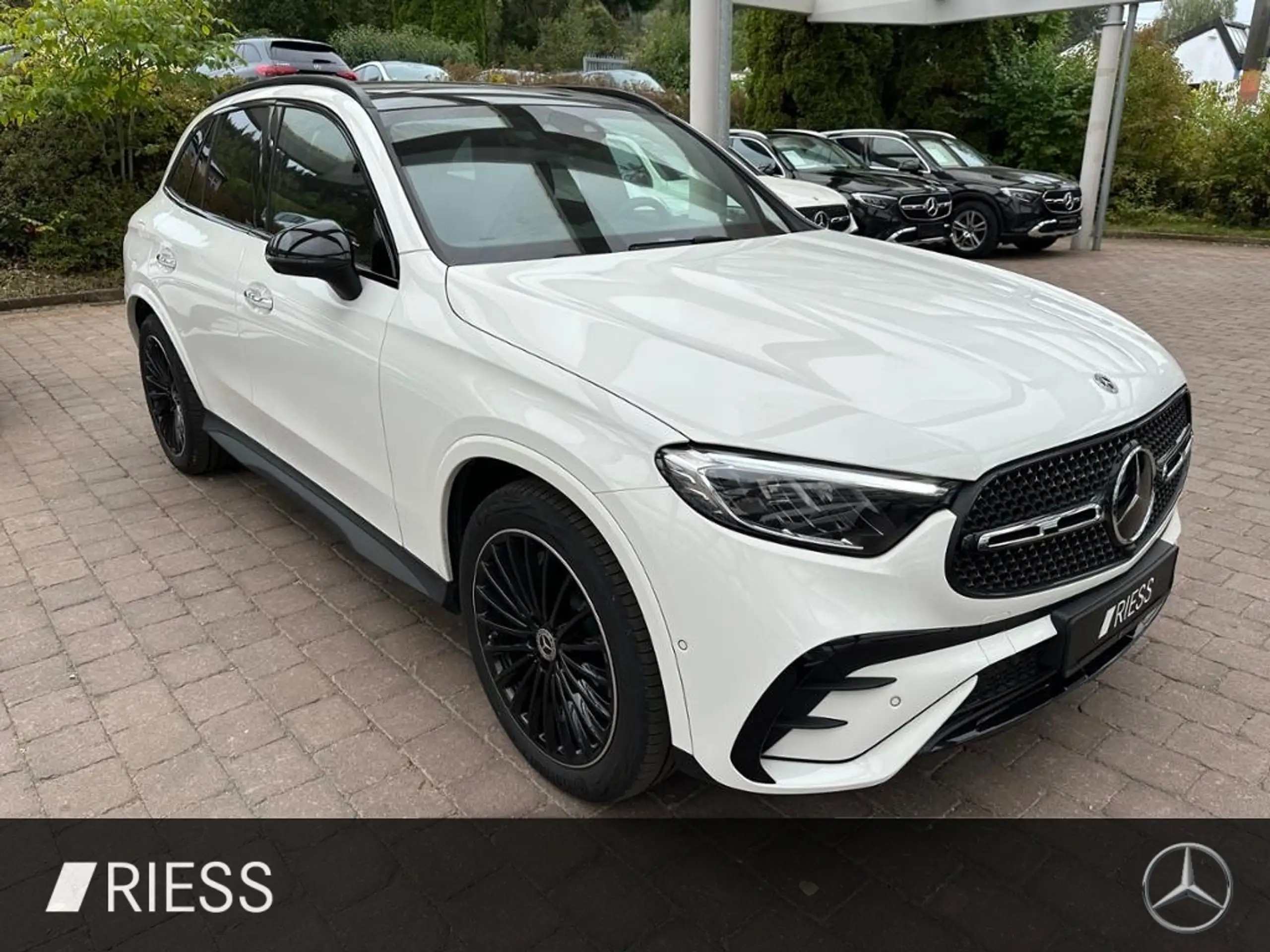 Mercedes-Benz - GLC 220