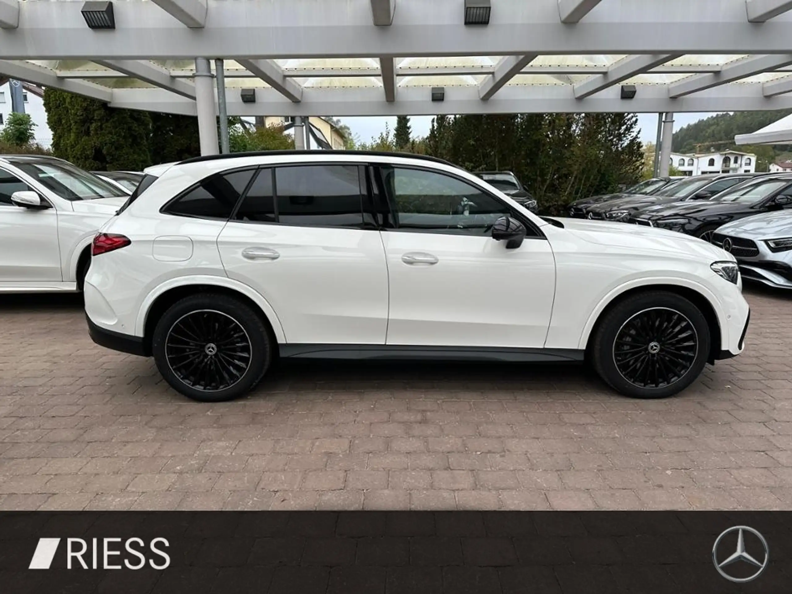 Mercedes-Benz - GLC 220