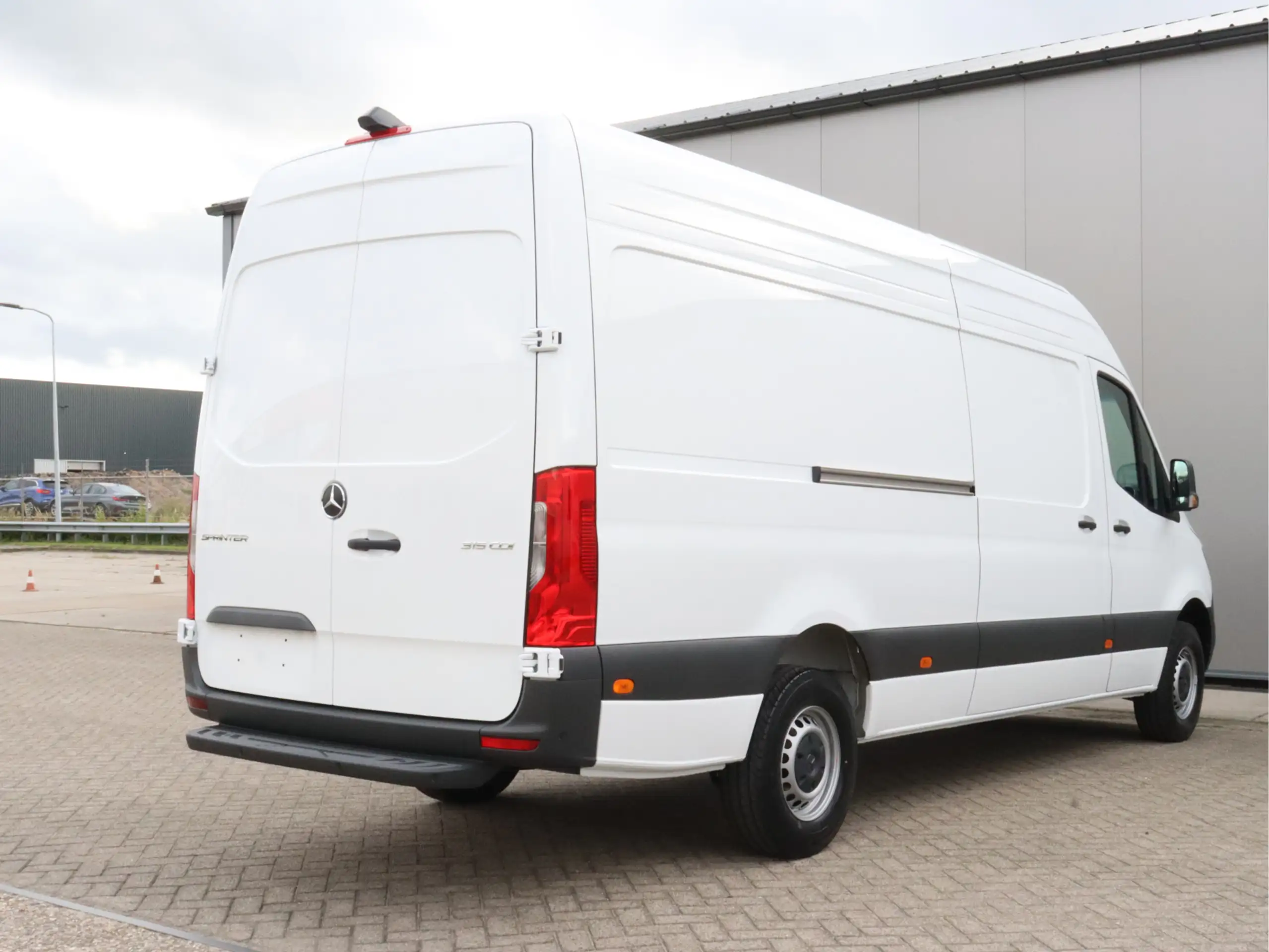 Mercedes-Benz - Sprinter