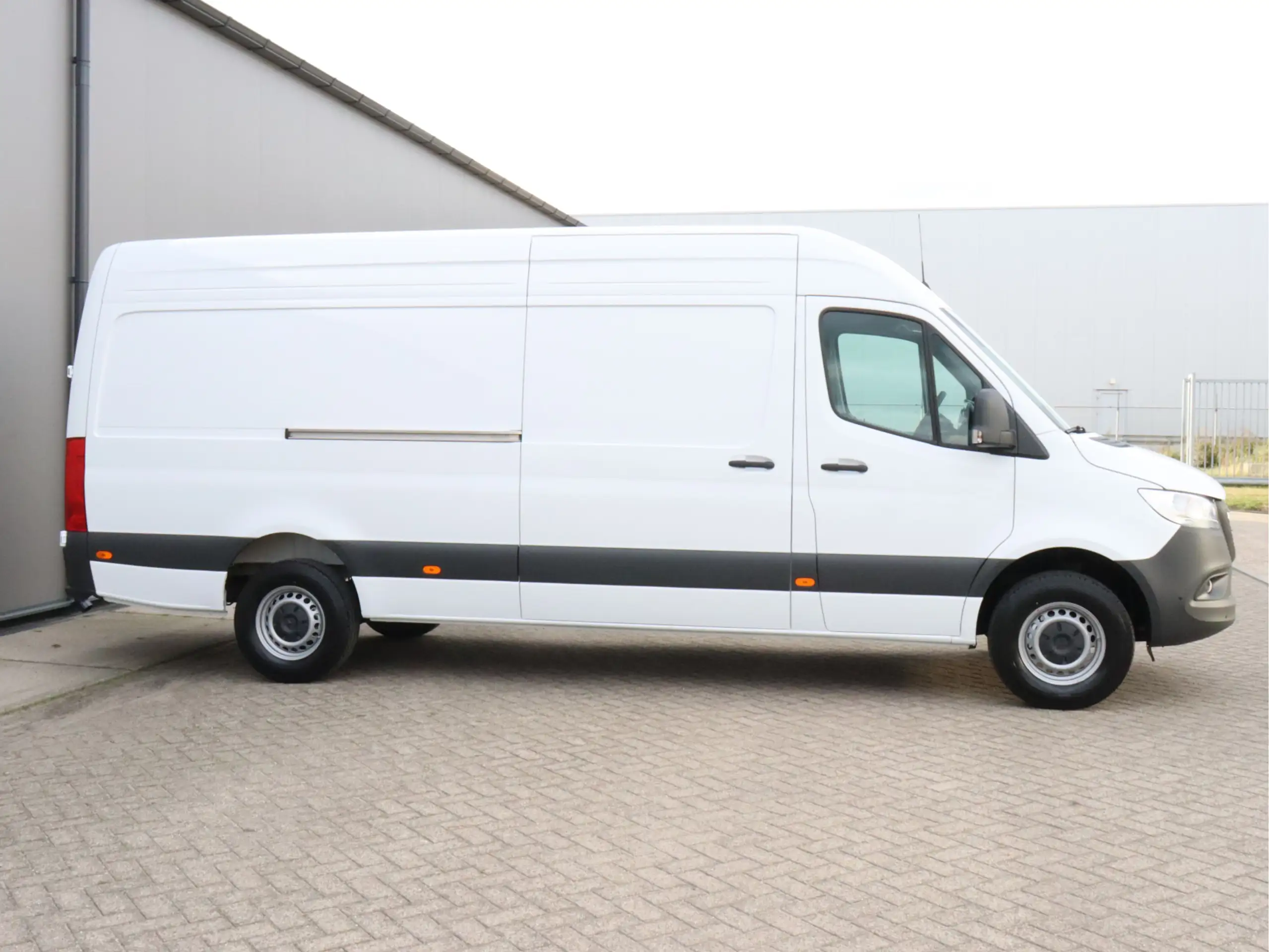 Mercedes-Benz - Sprinter