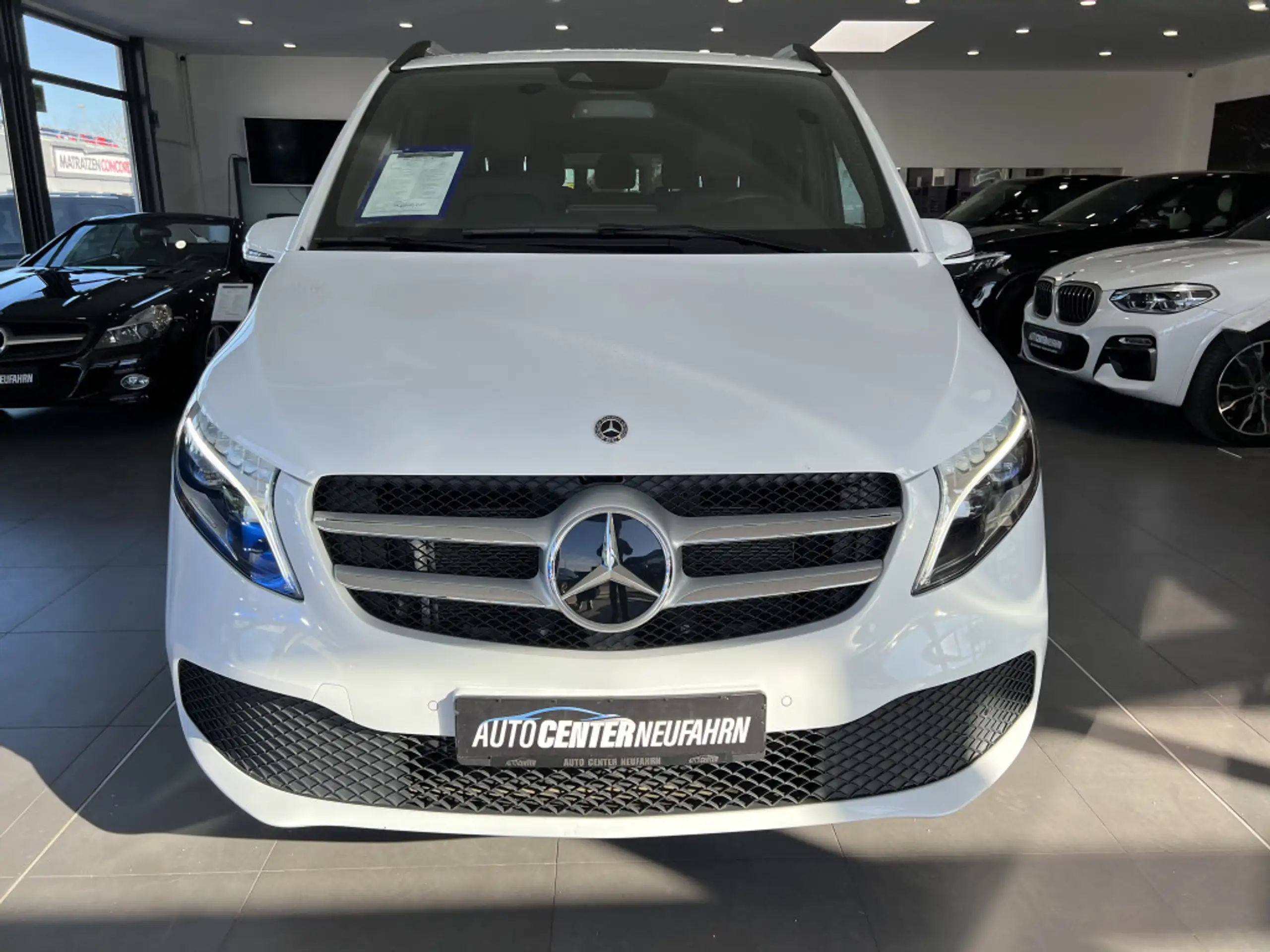 Mercedes-Benz - V 250