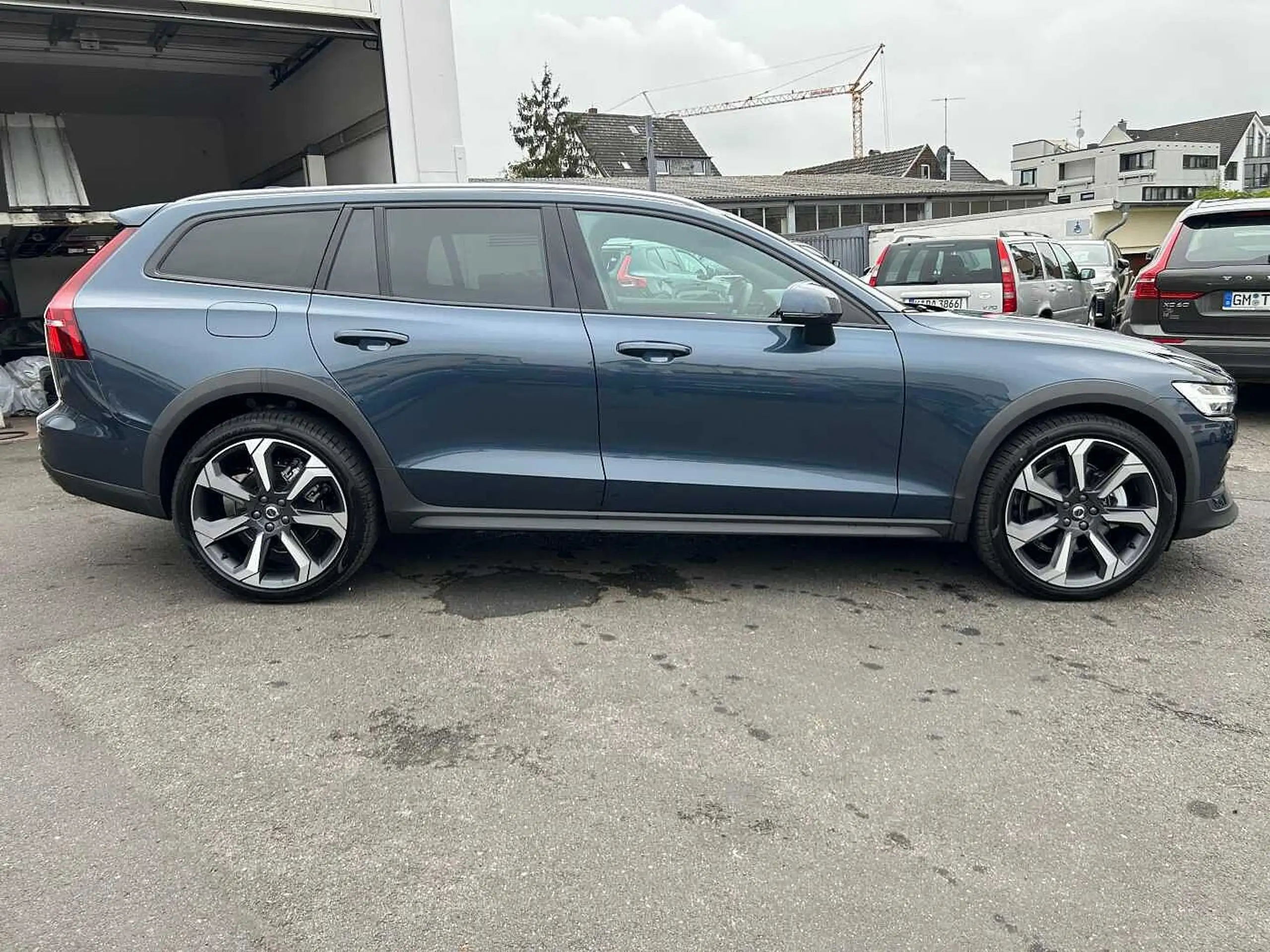 Volvo - V60 Cross Country