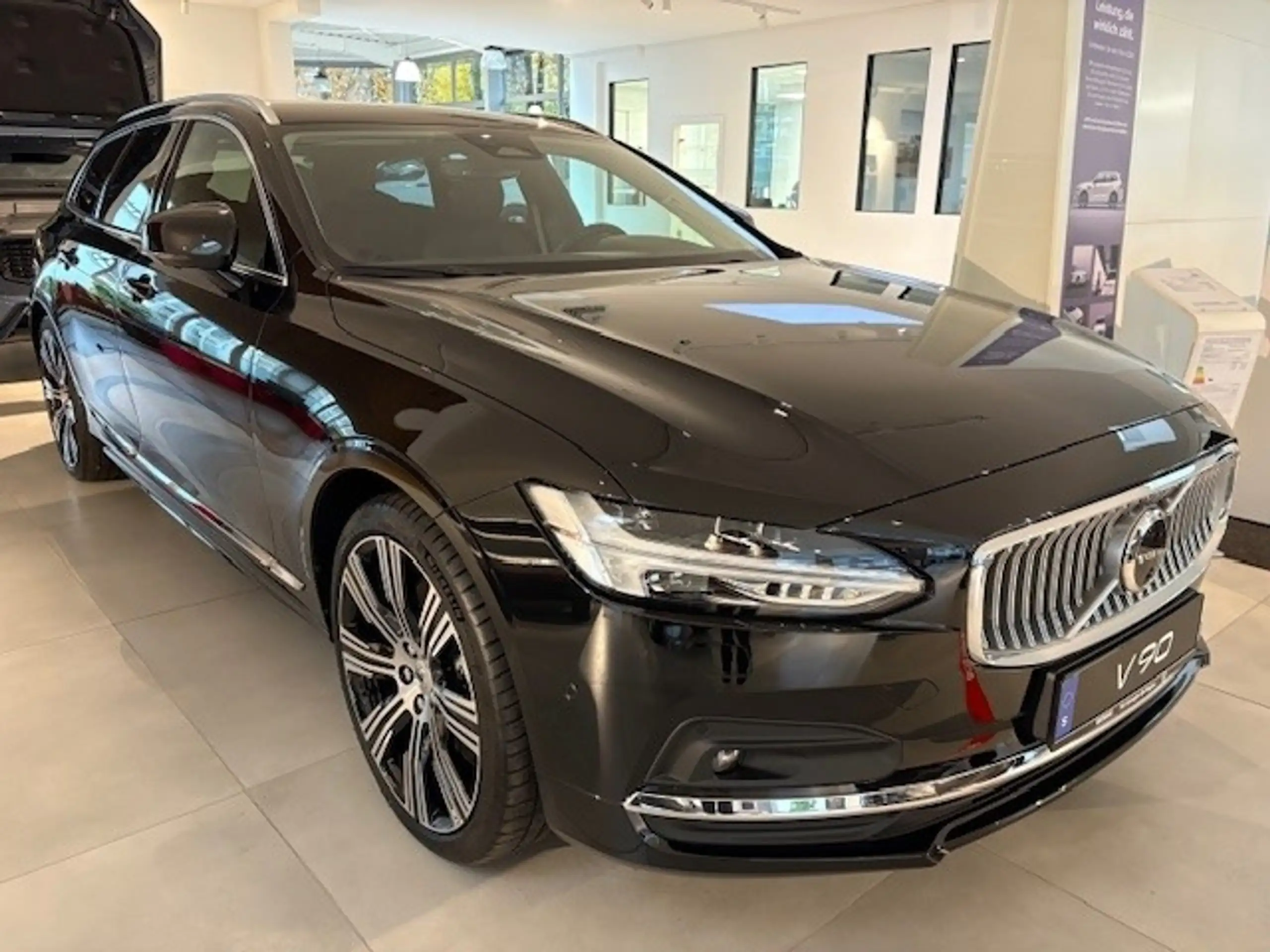 Volvo - V90