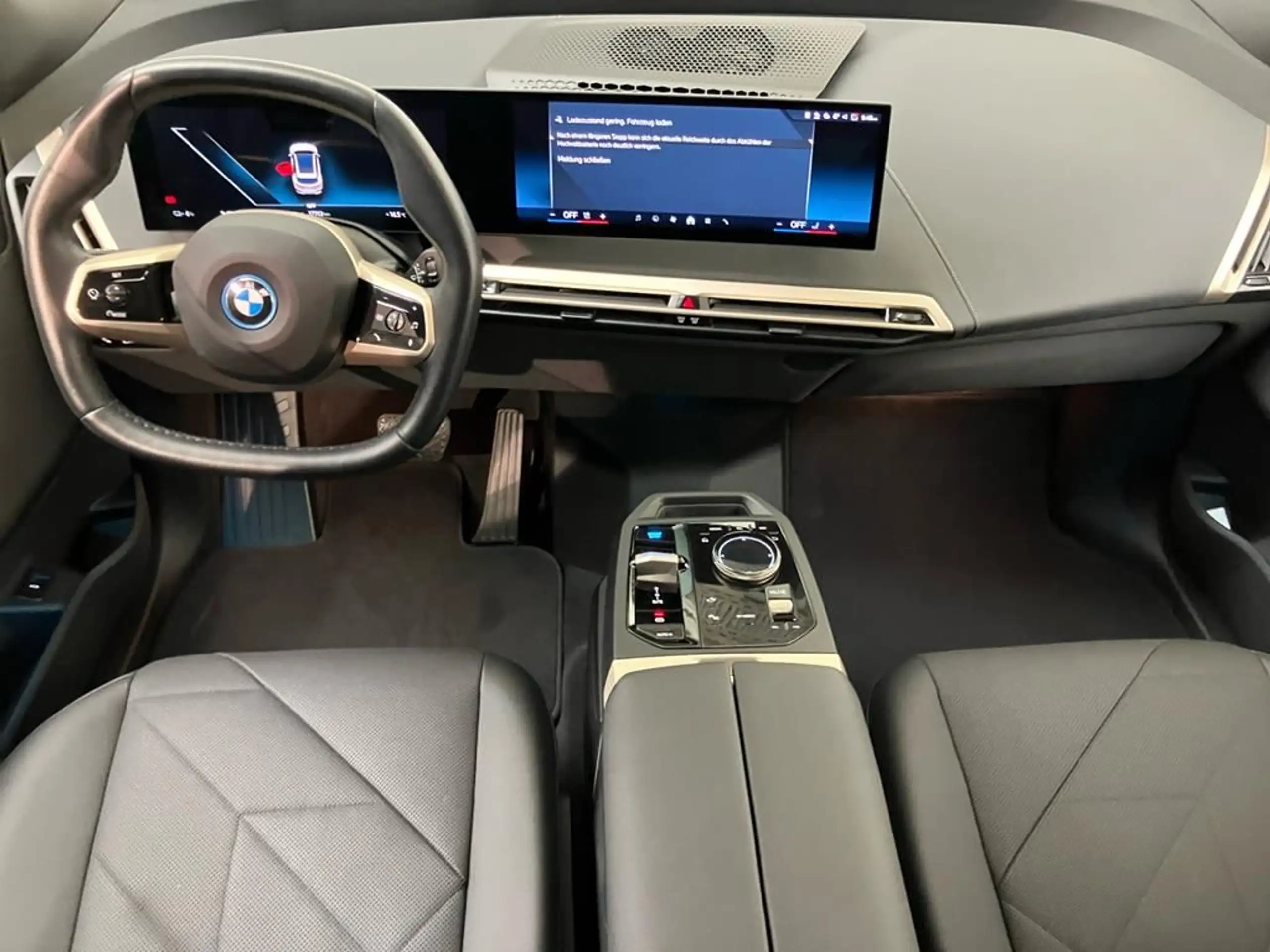 BMW - iX