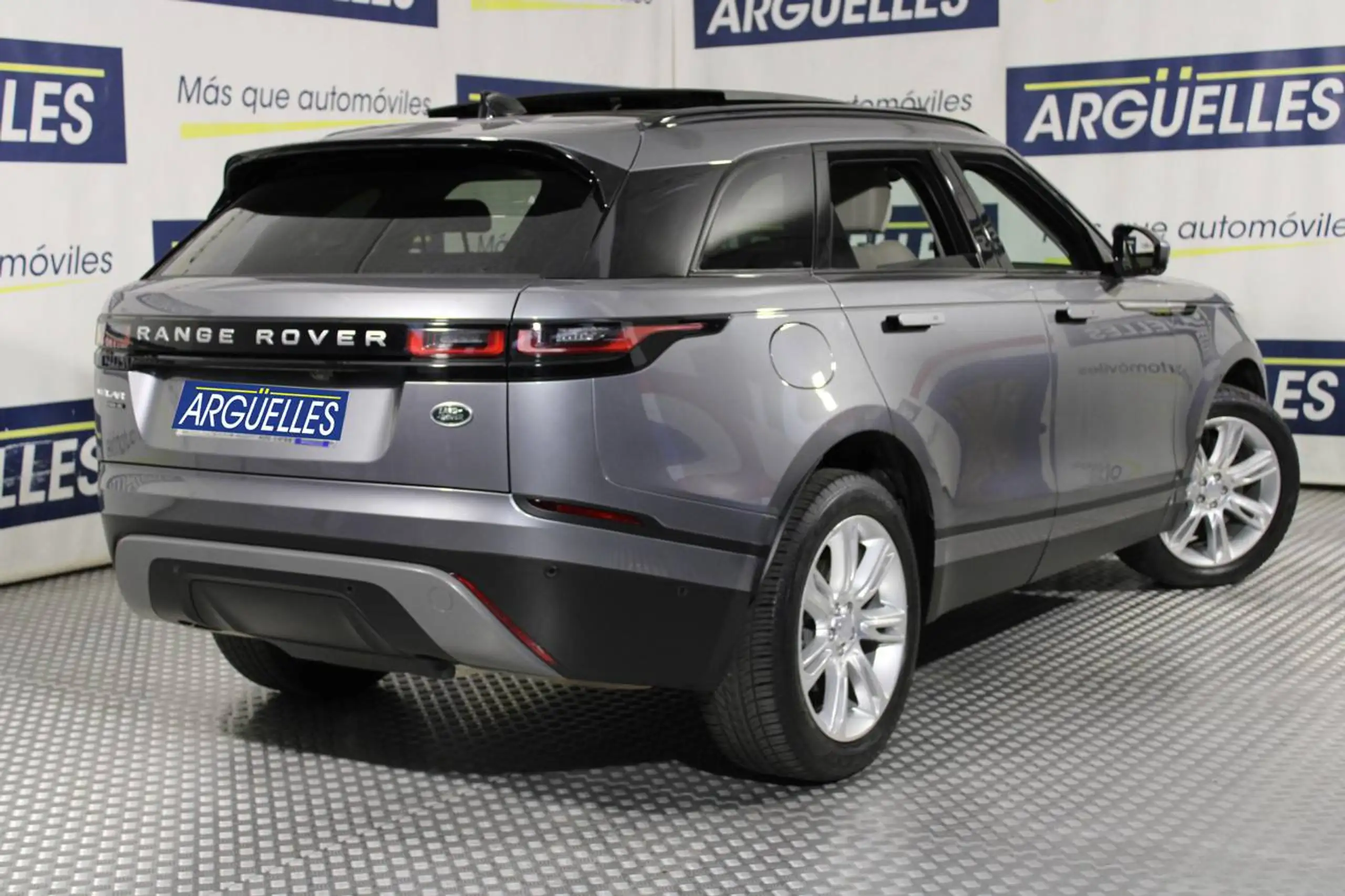 Land Rover - Range Rover Velar