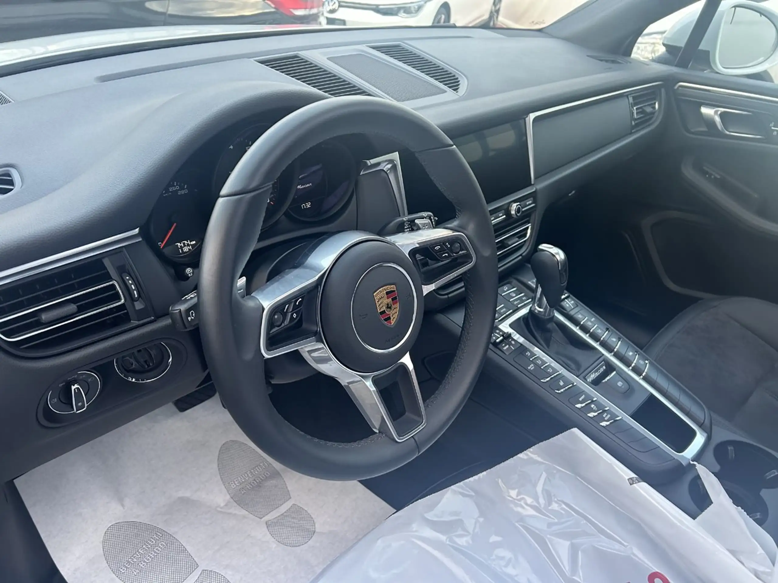 Porsche - Macan