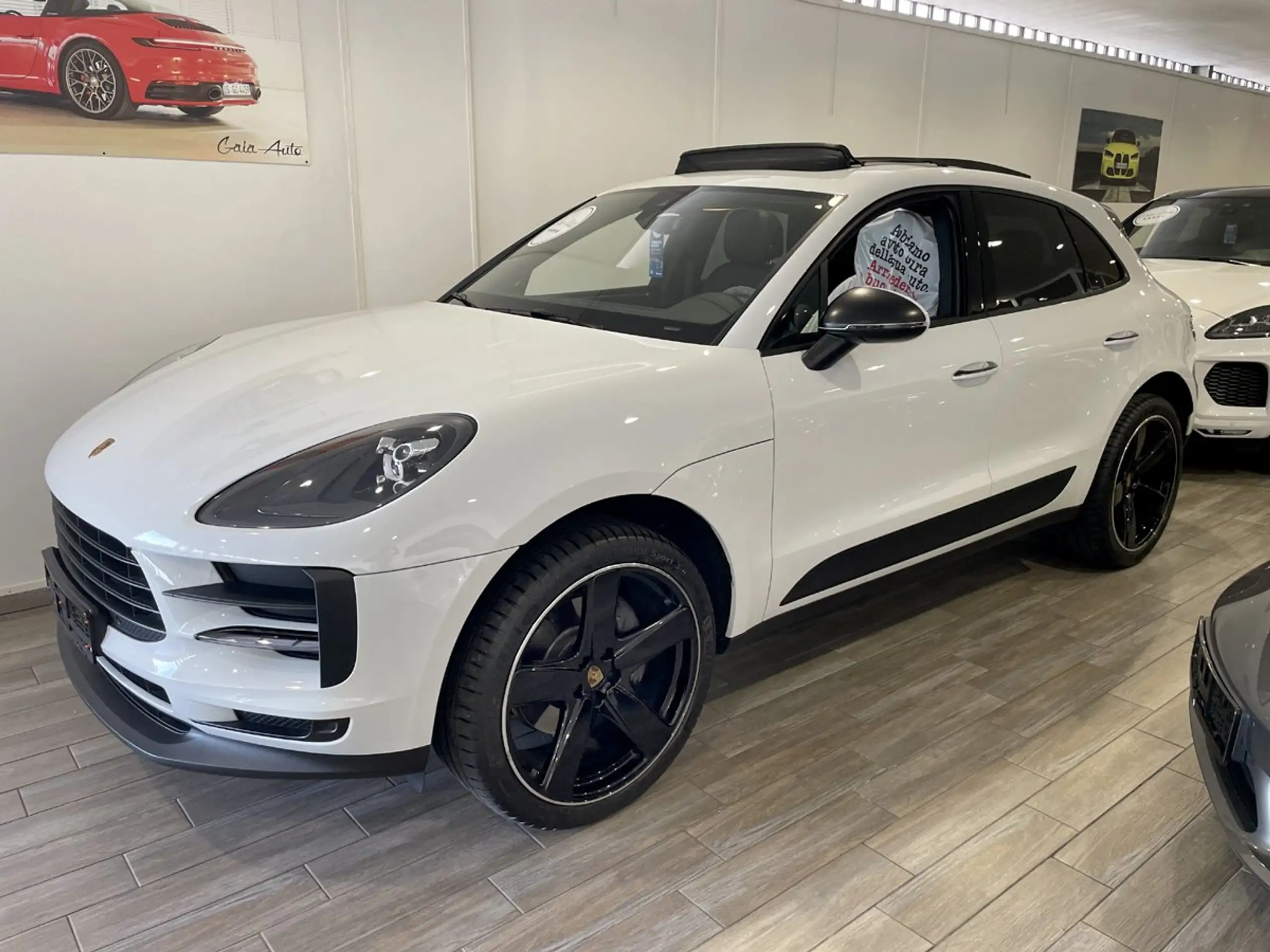 Porsche - Macan