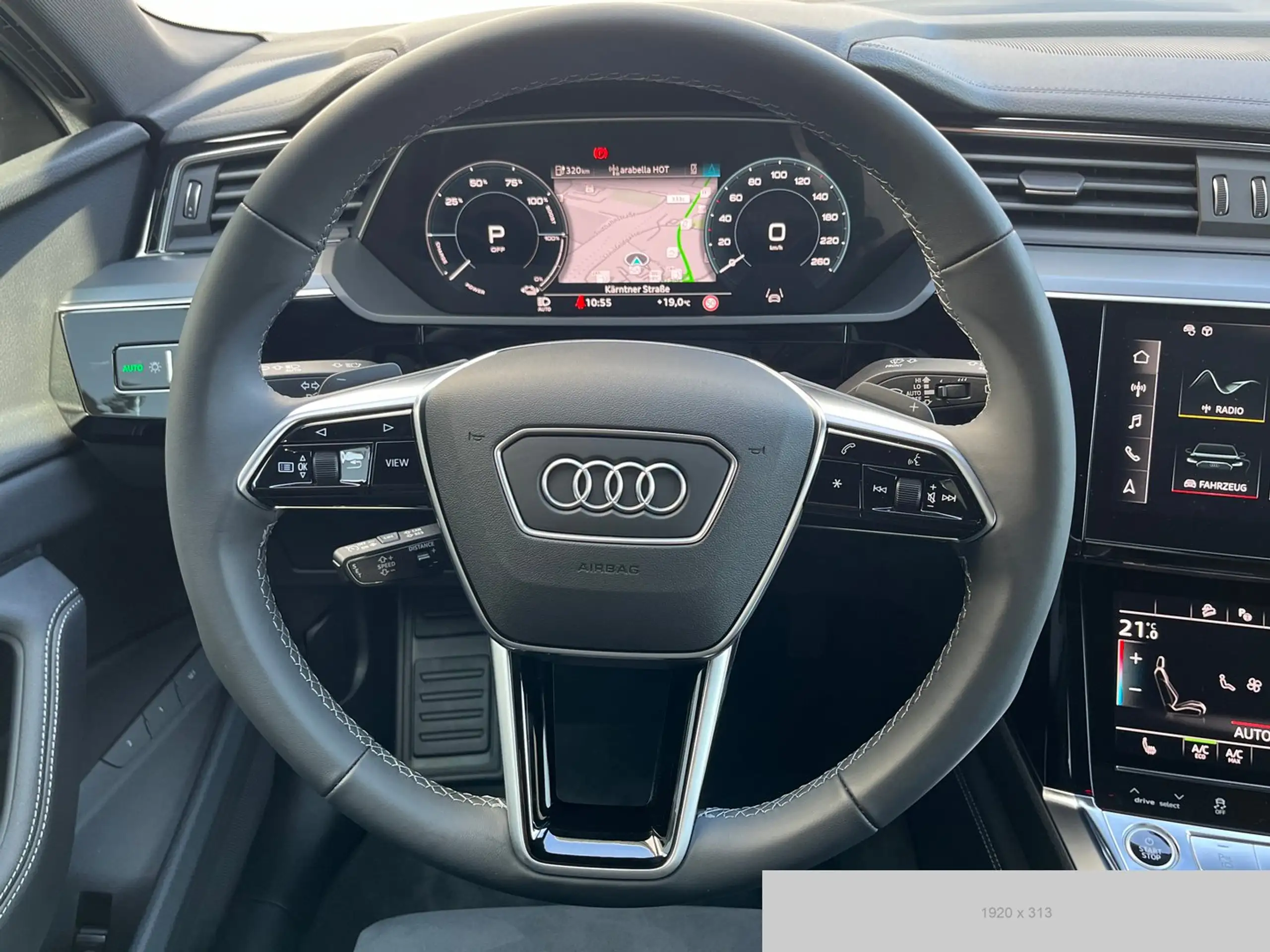 Audi - Q8