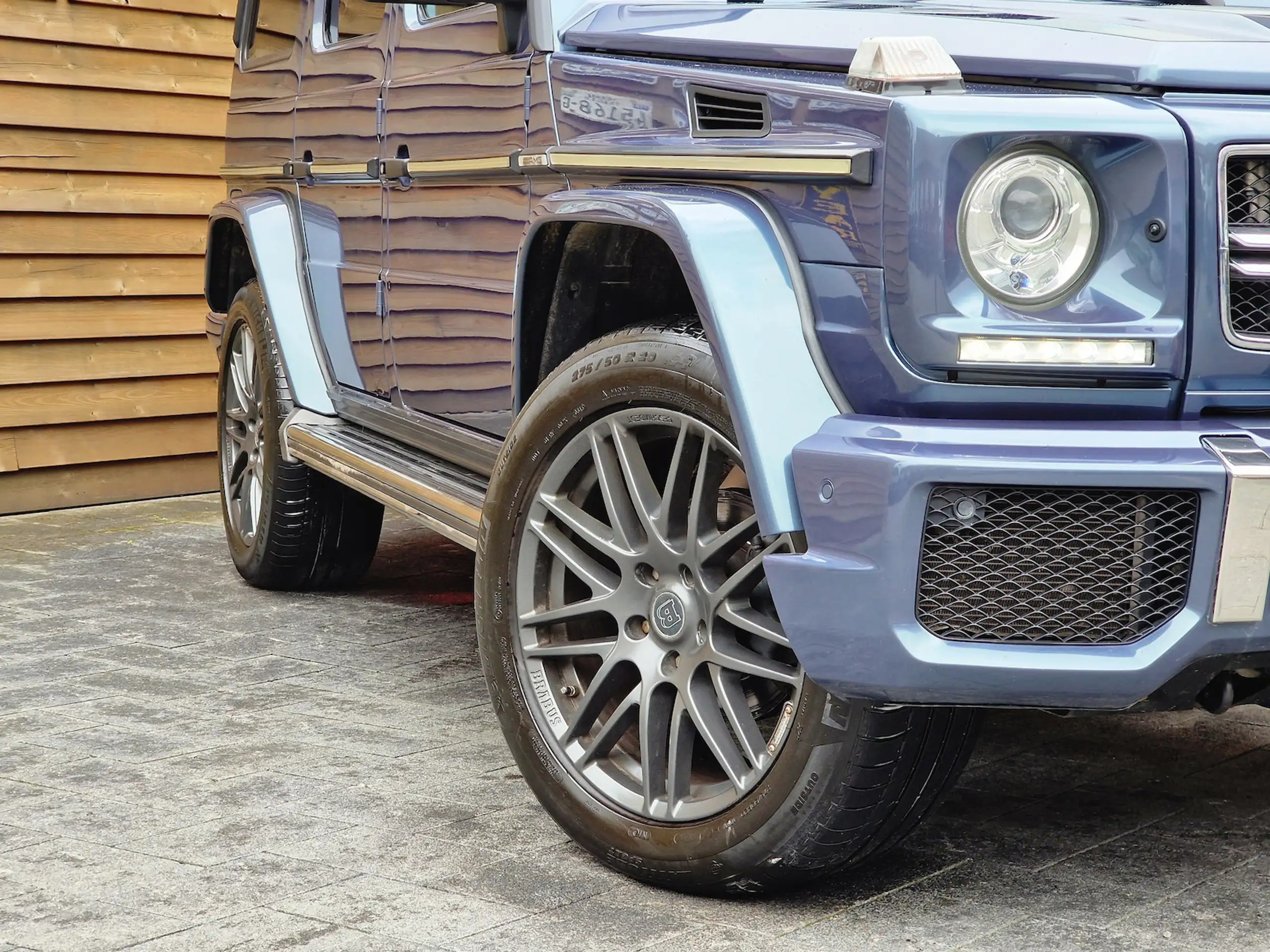 Mercedes-Benz - G 500