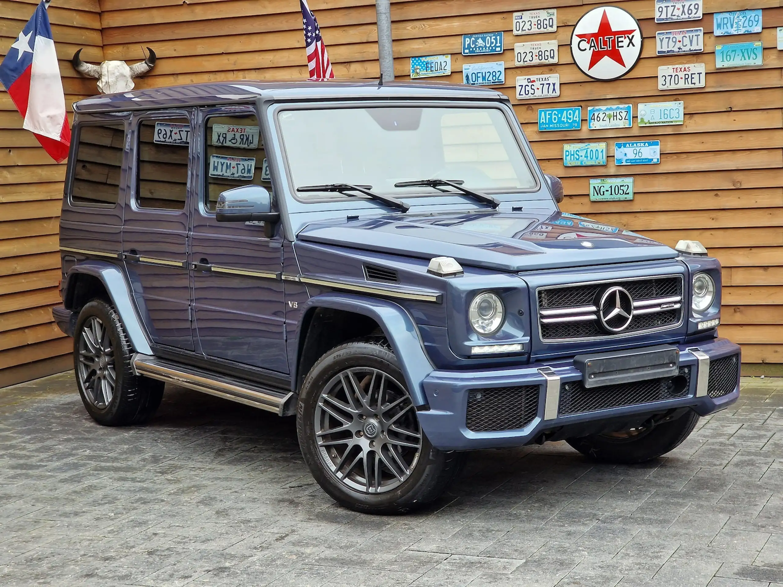 Mercedes-Benz - G 500