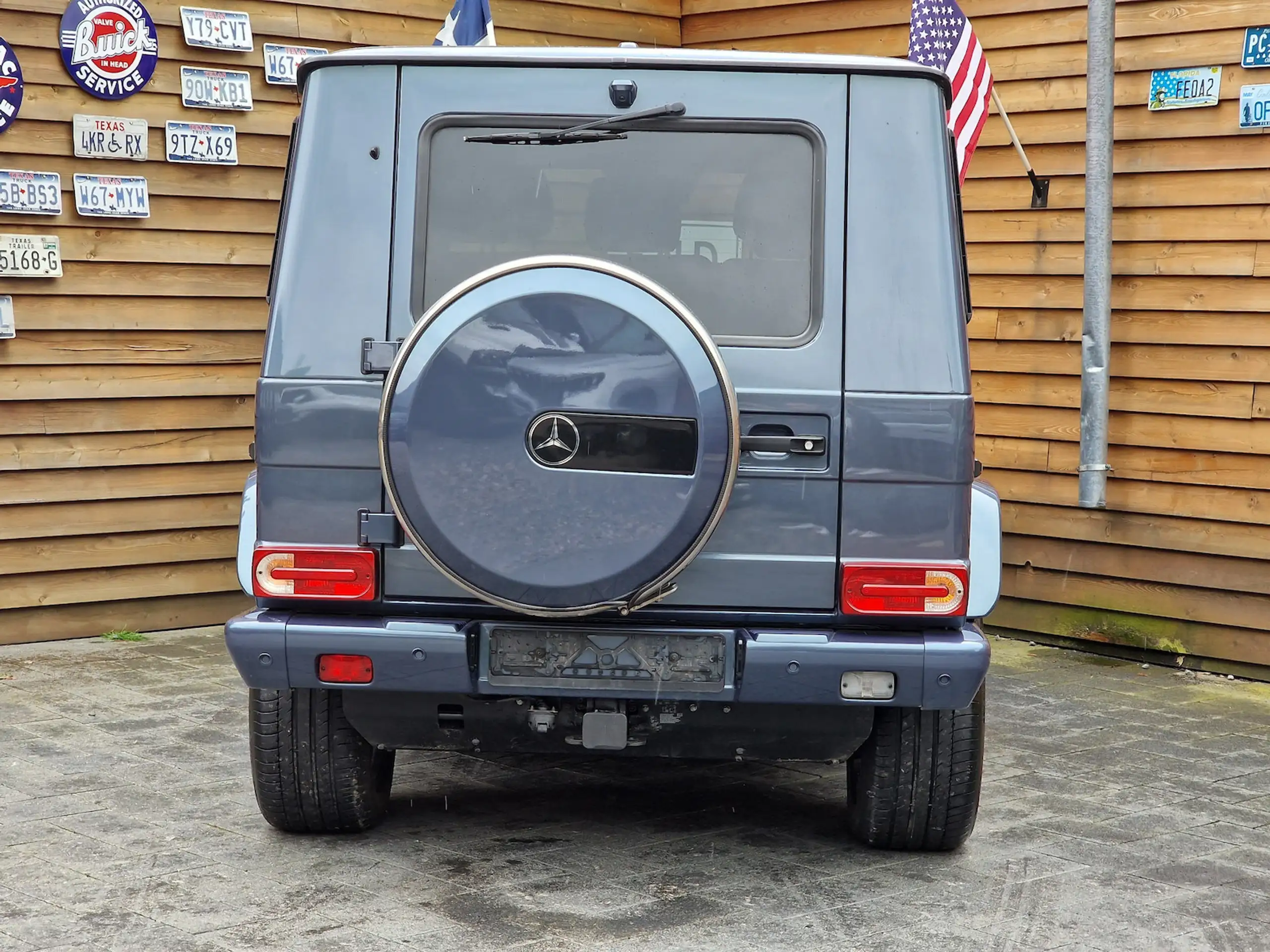 Mercedes-Benz - G 500