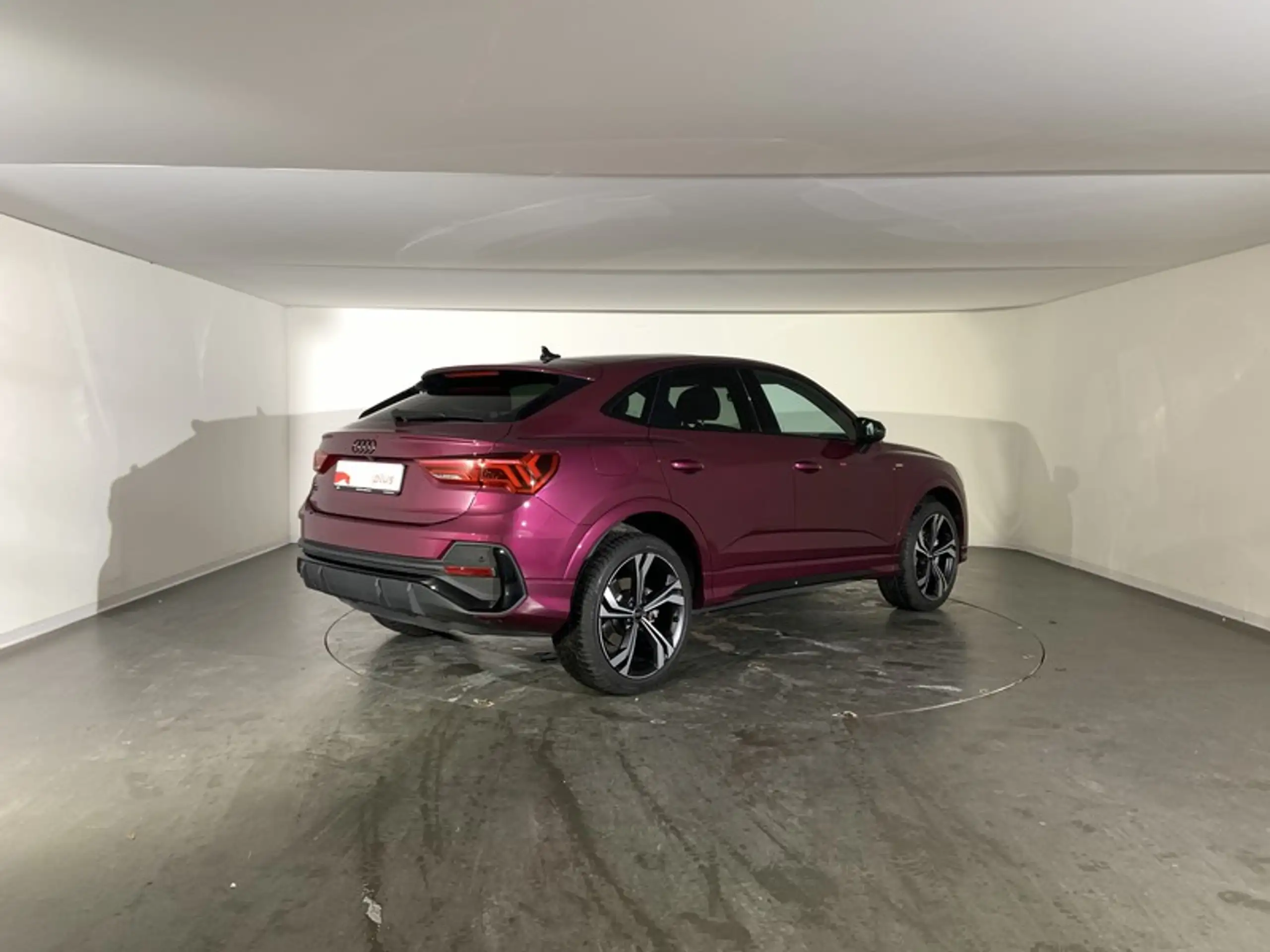 Audi - Q3