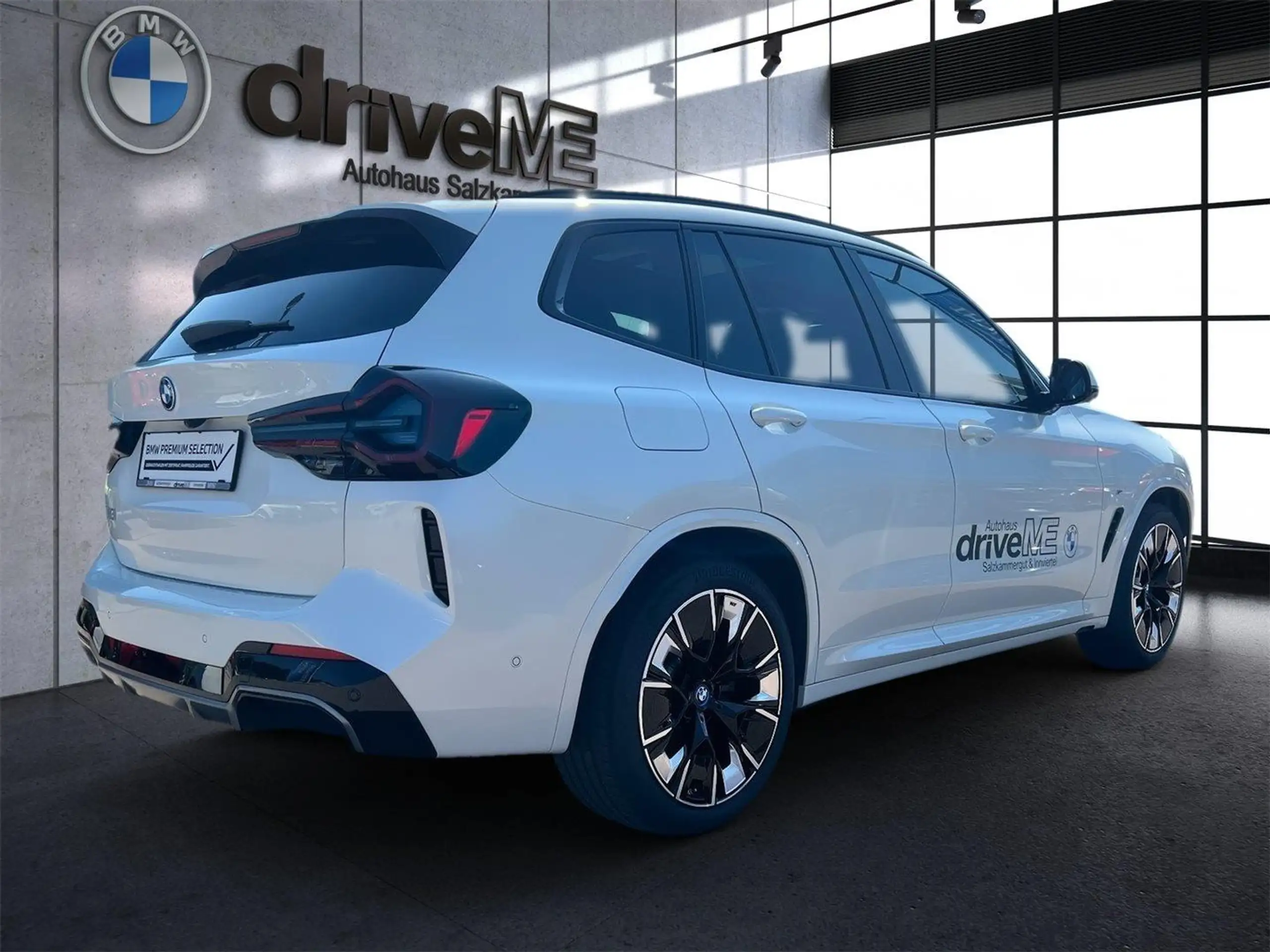 BMW - iX3