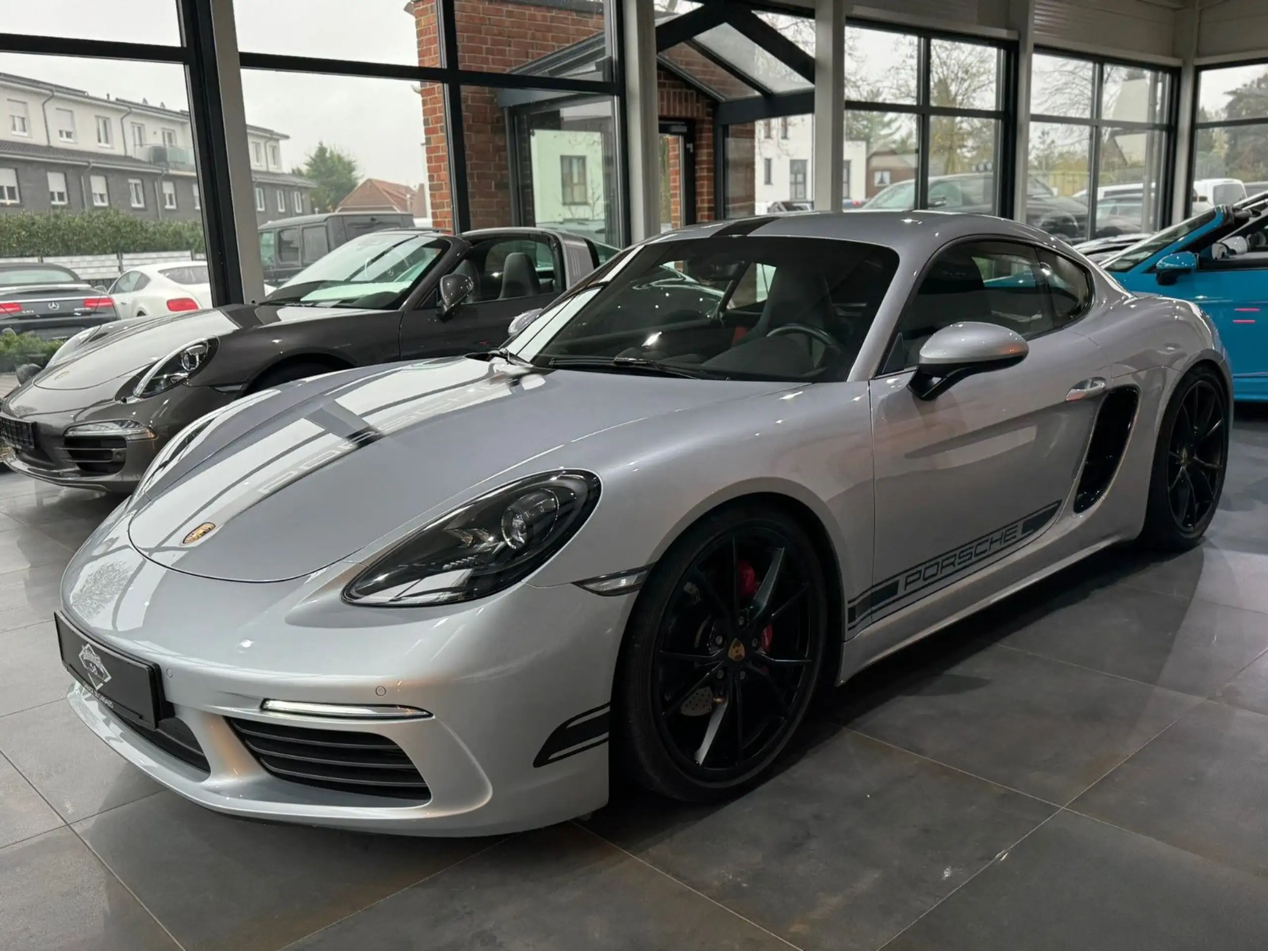 Porsche - Cayman