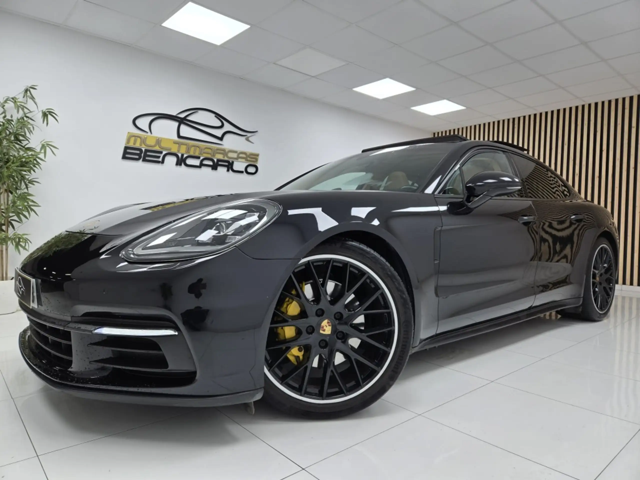 Porsche - Panamera