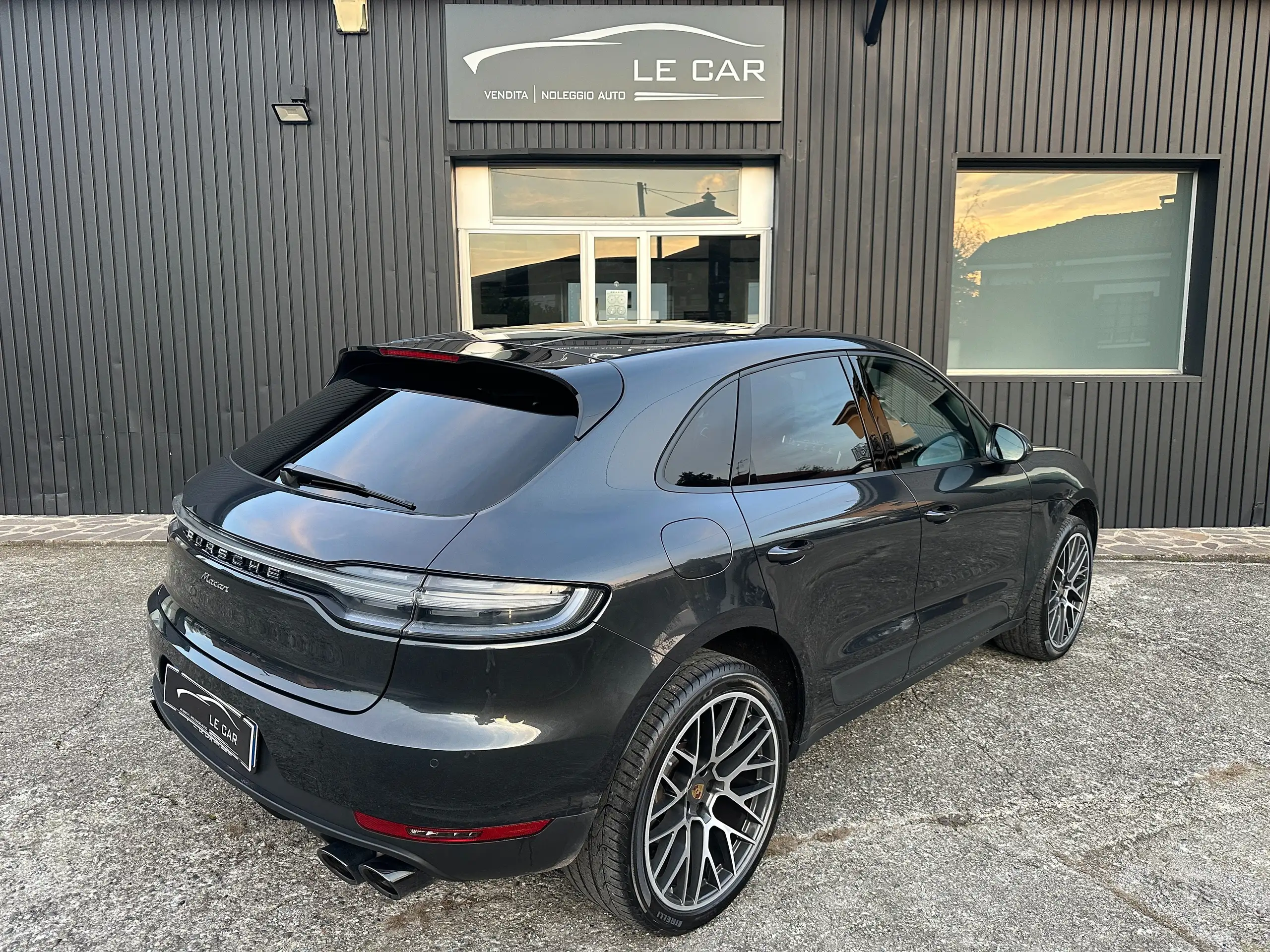 Porsche - Macan