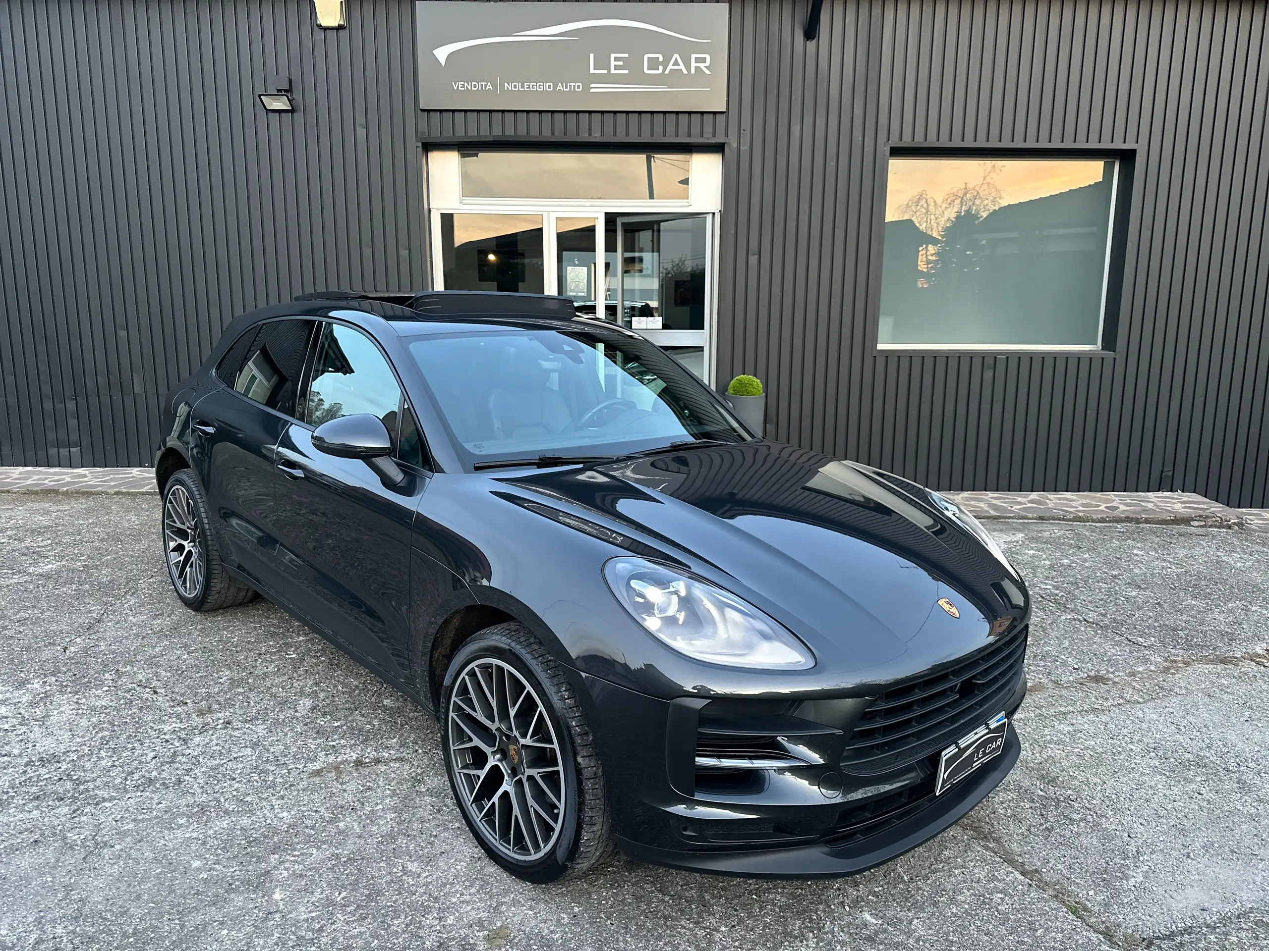 Porsche - Macan