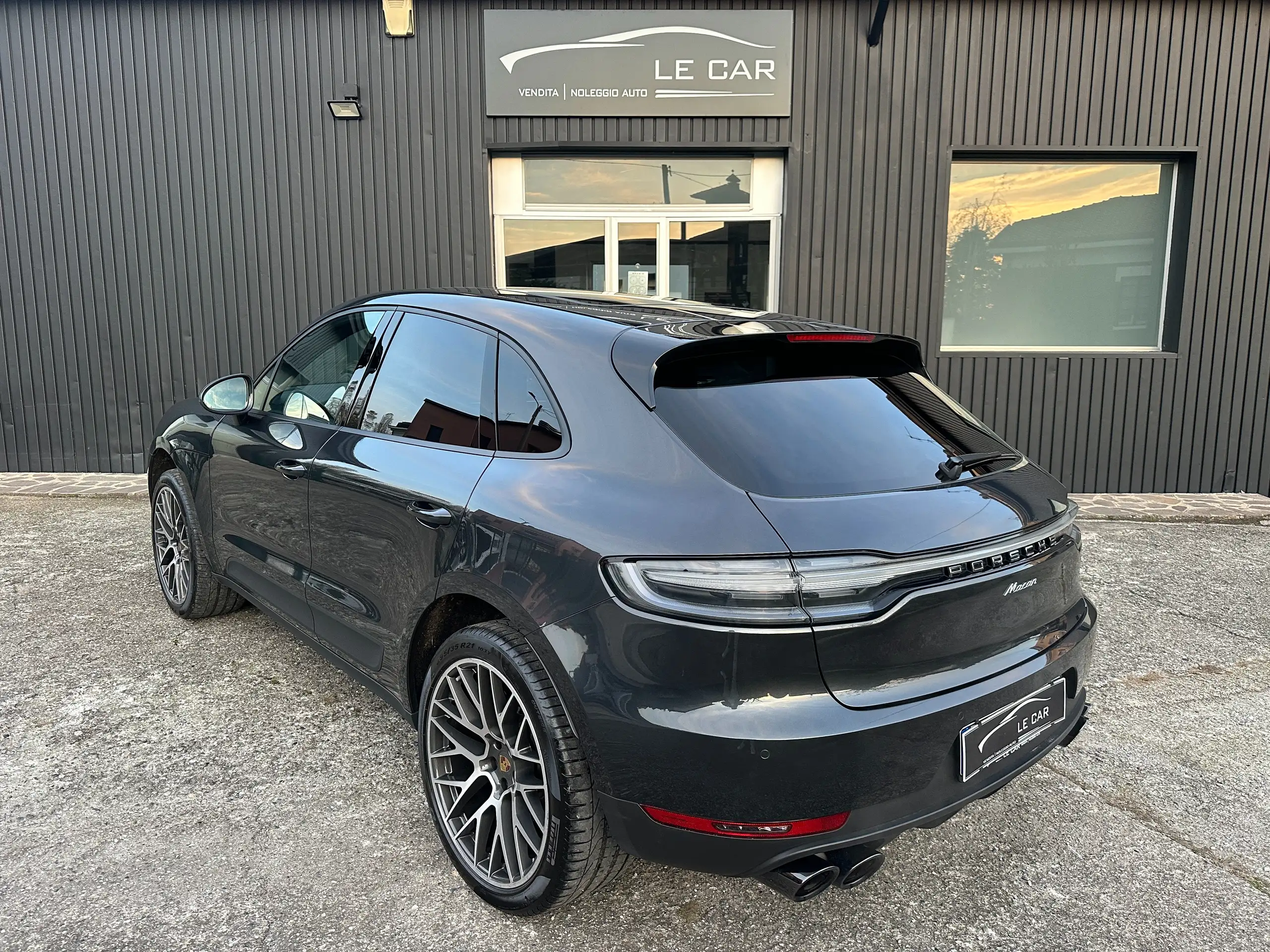 Porsche - Macan