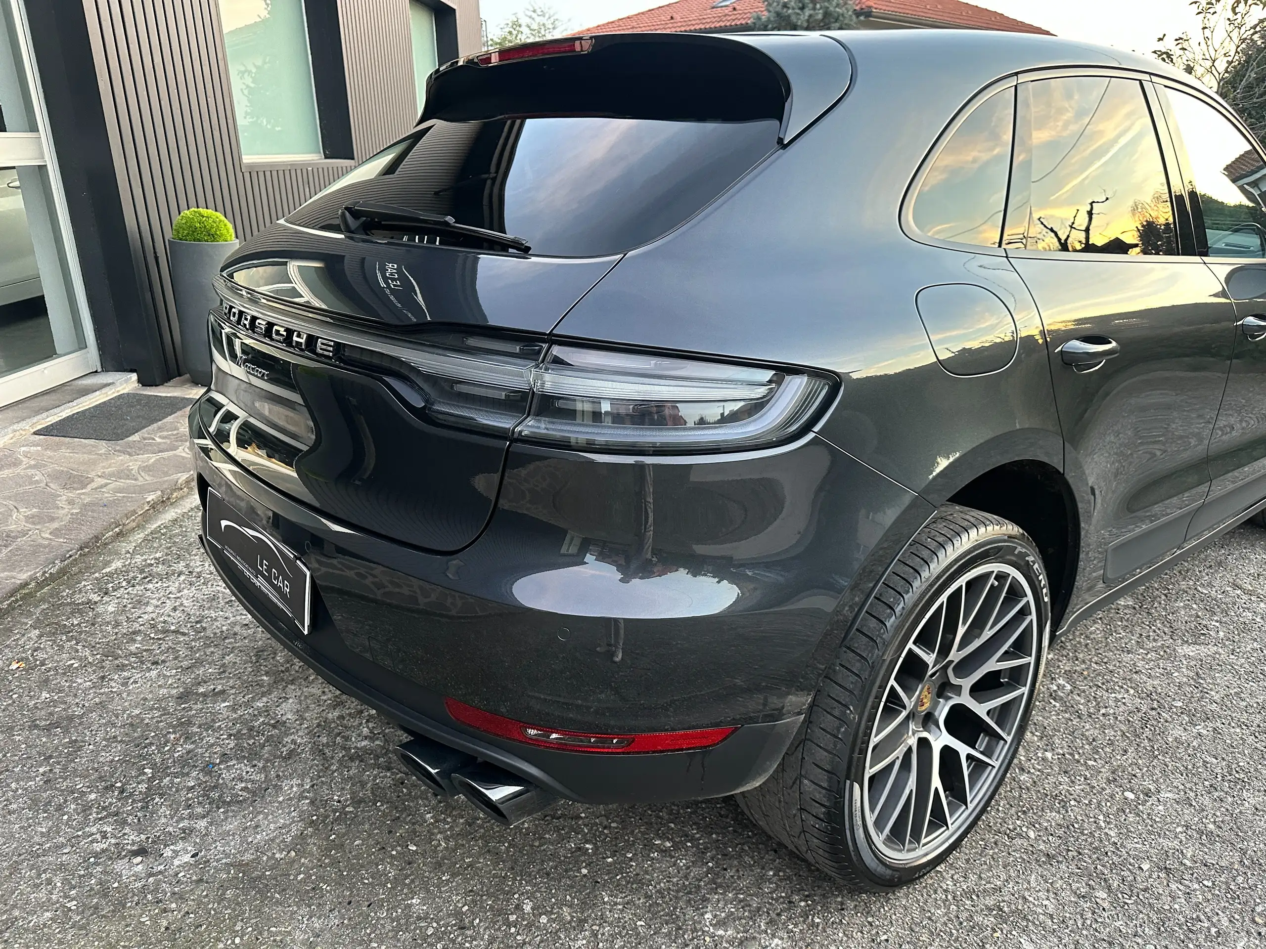 Porsche - Macan