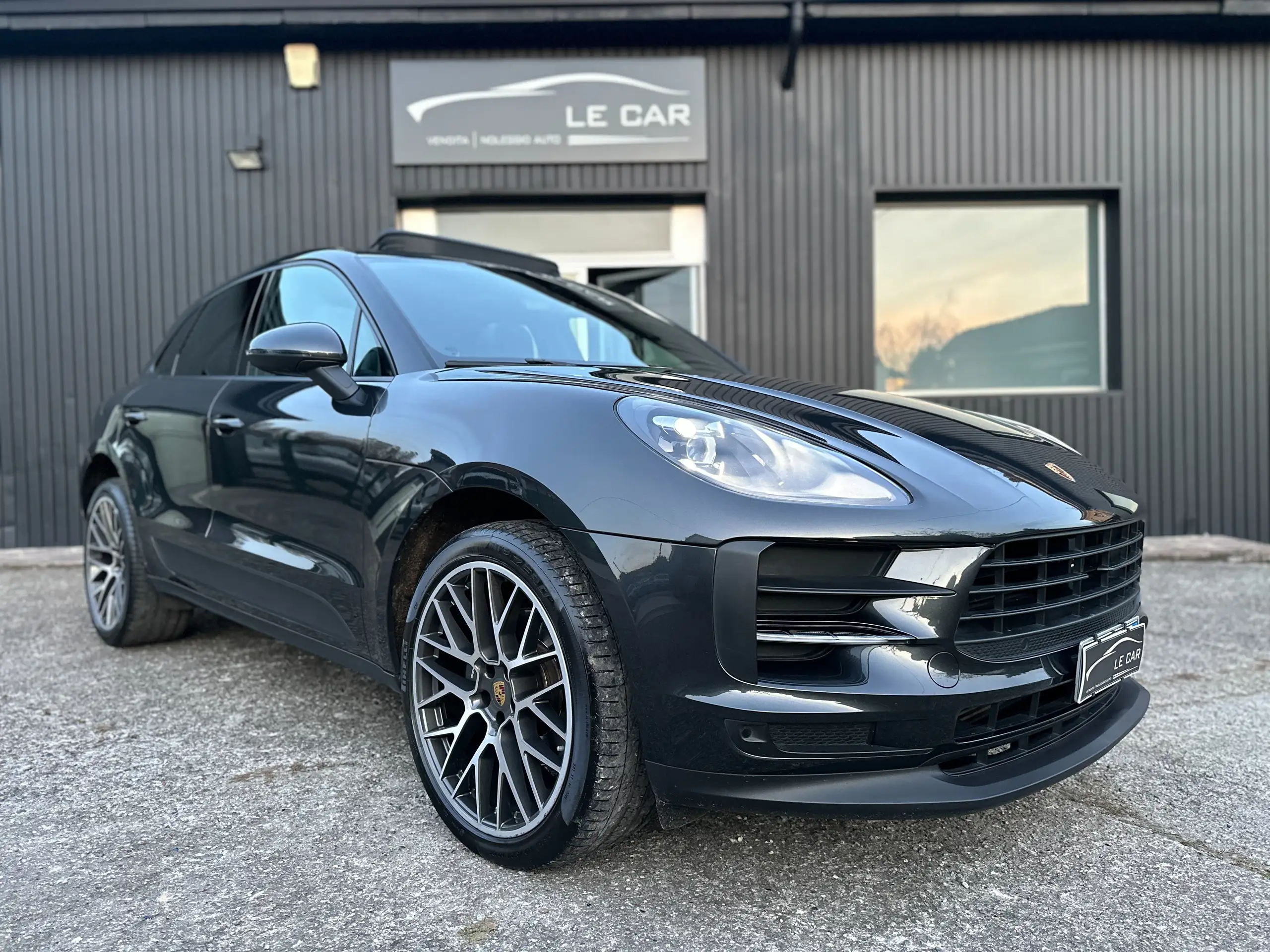 Porsche - Macan