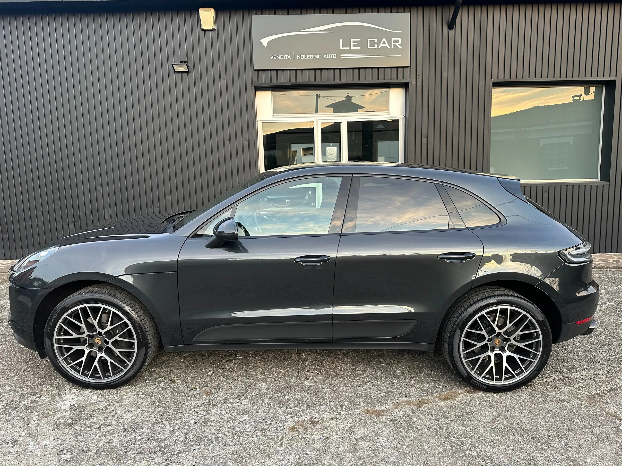 Porsche - Macan