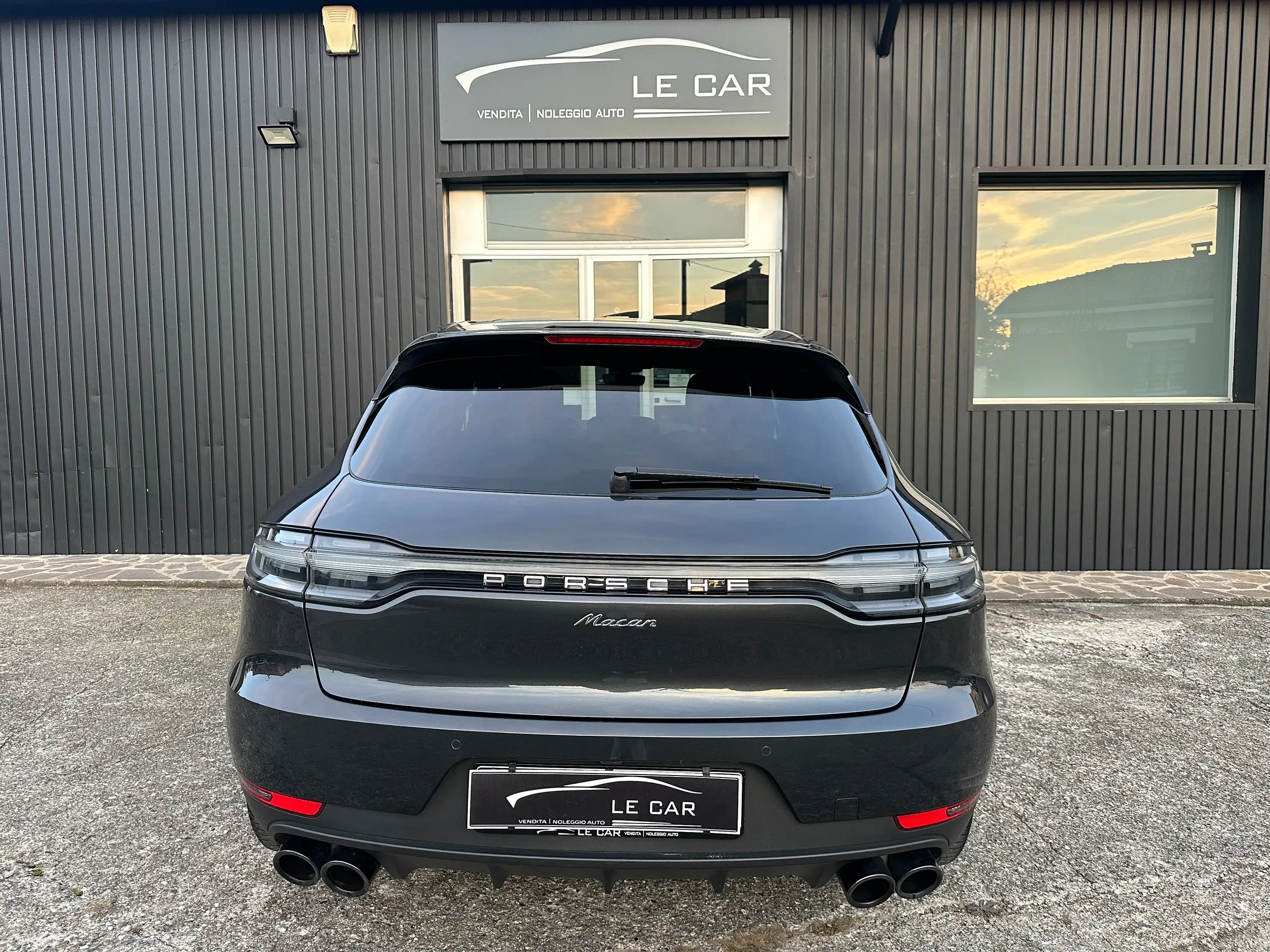 Porsche - Macan