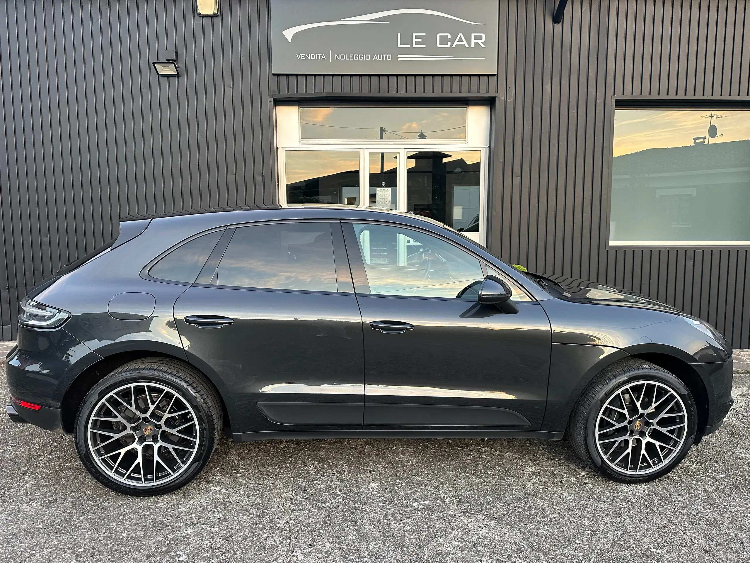 Porsche - Macan