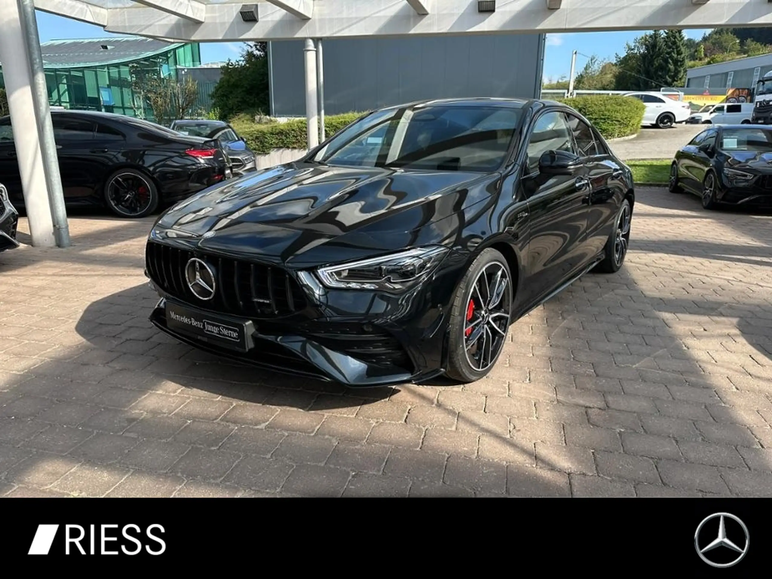 Mercedes-Benz CLA 35 AMG 2024